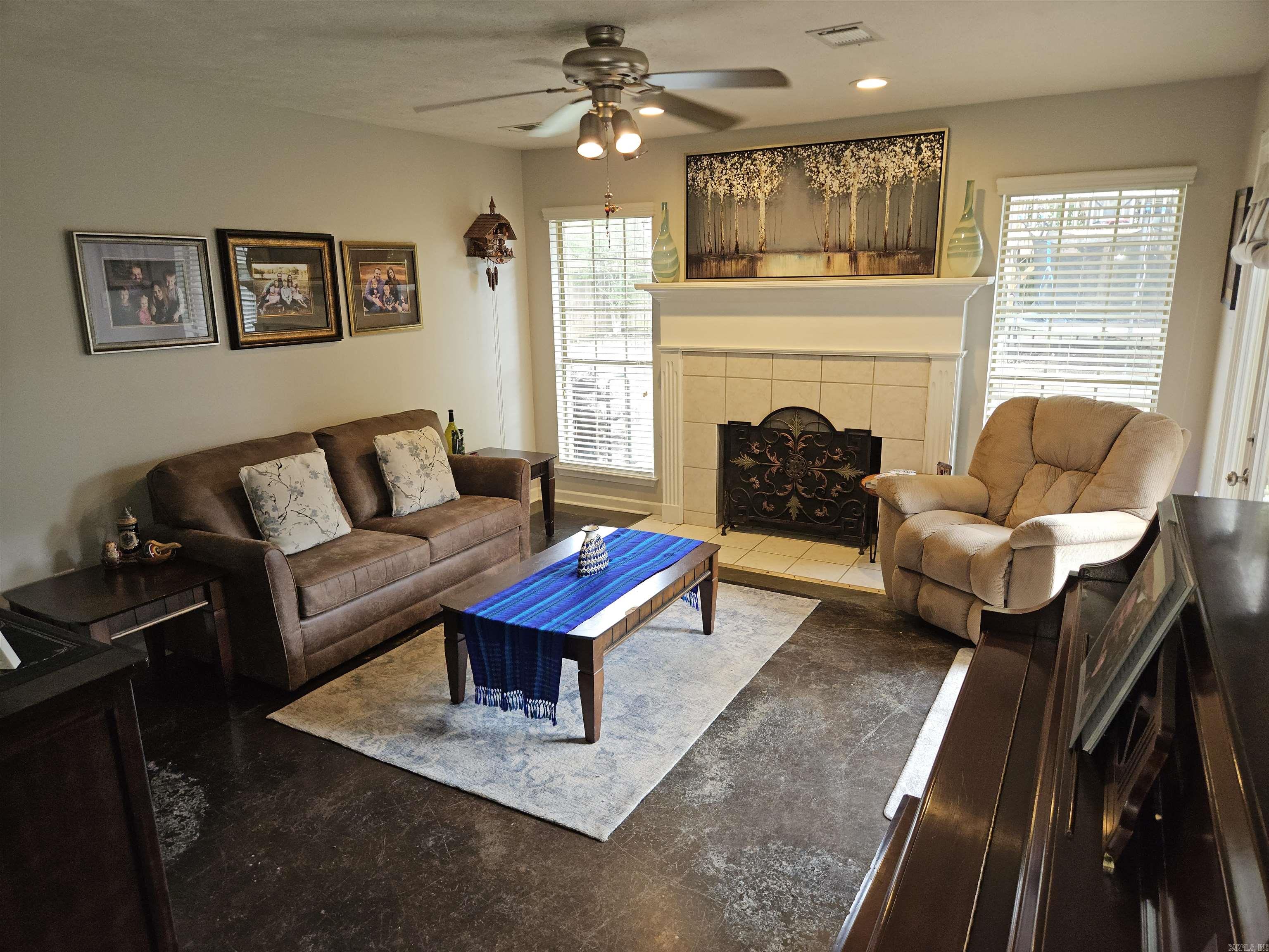 3005 Dallas Loop