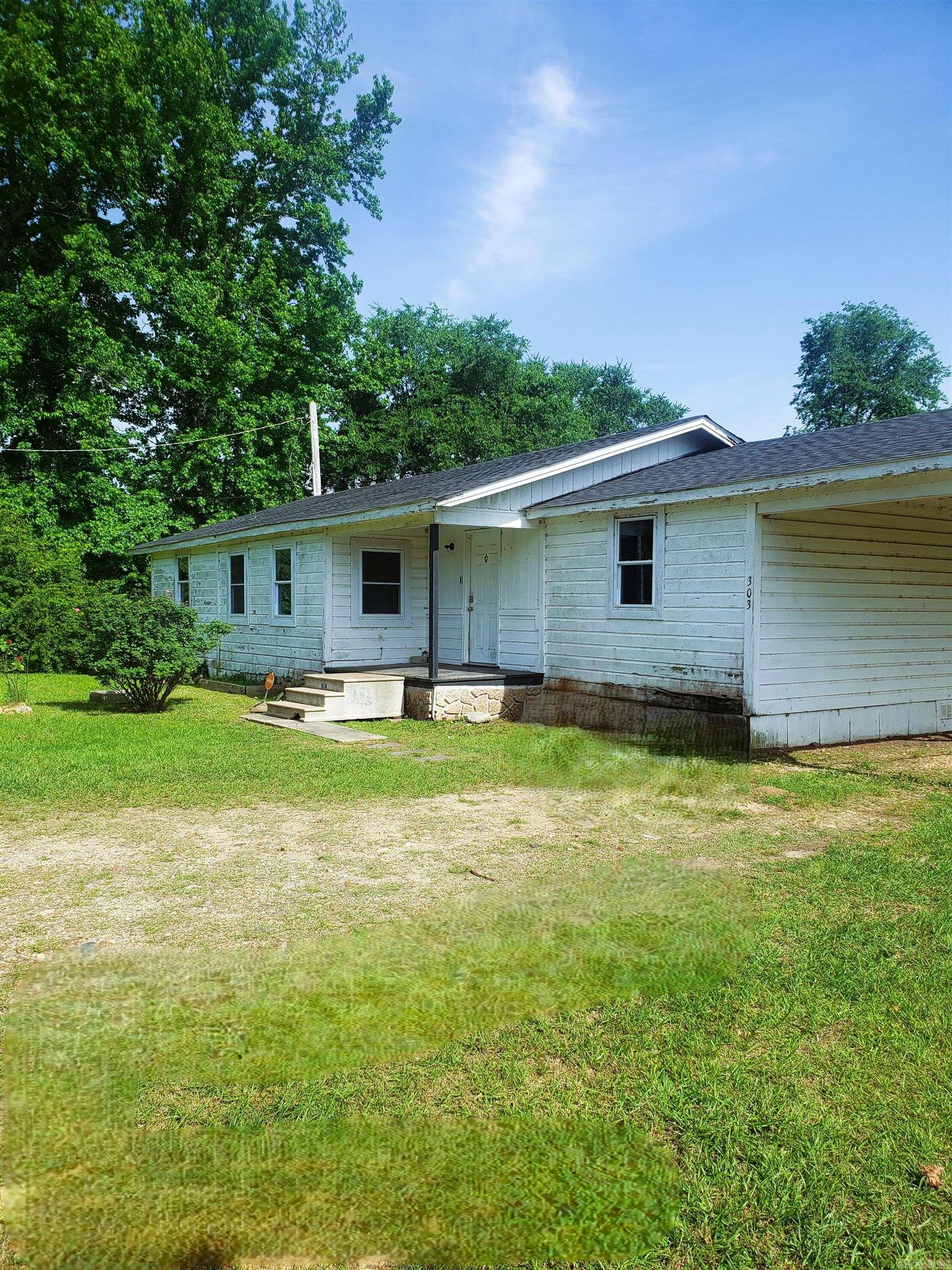 303 0ld Center Point Road