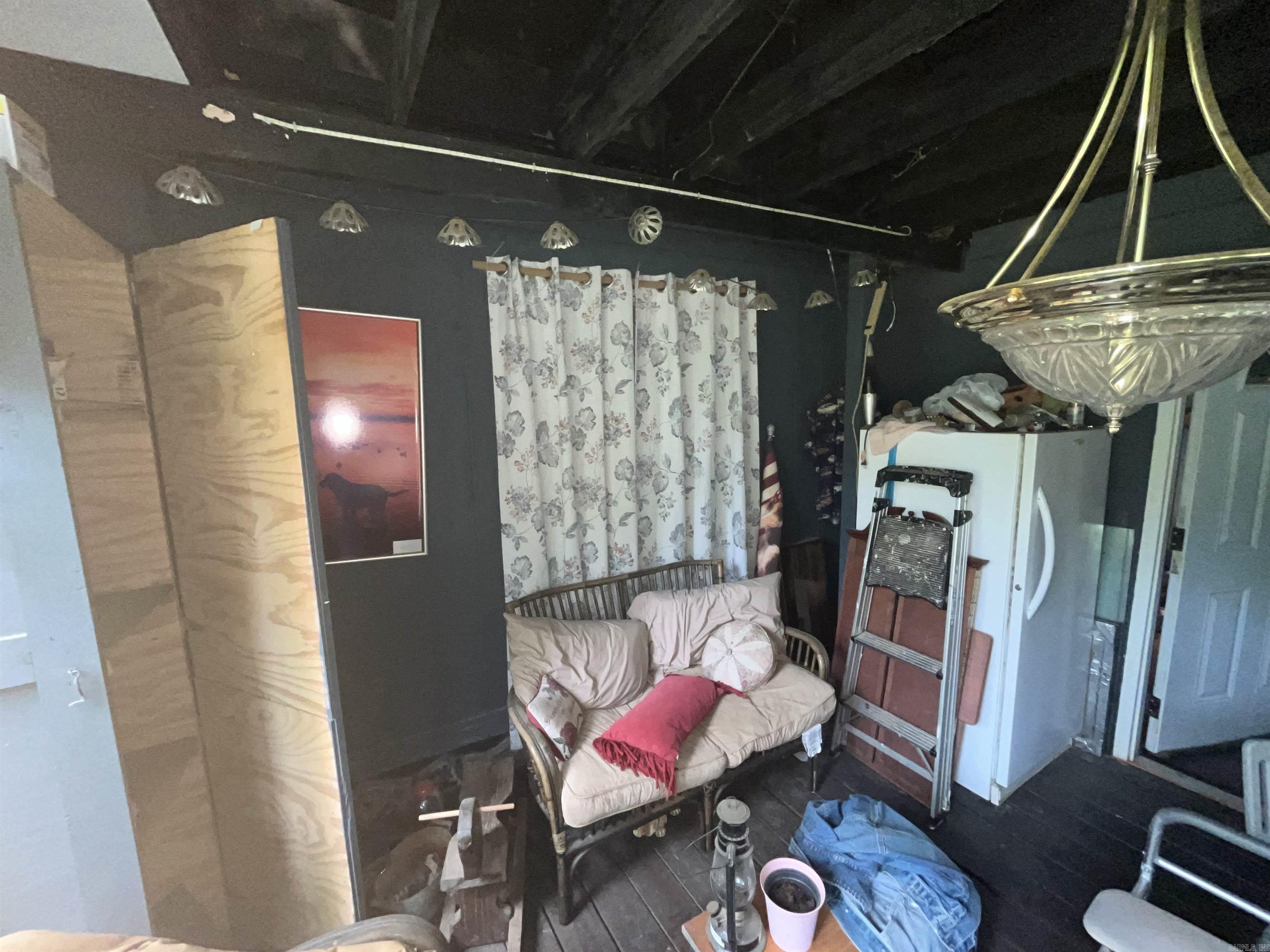 5617 5607 5611 Driskill Drive