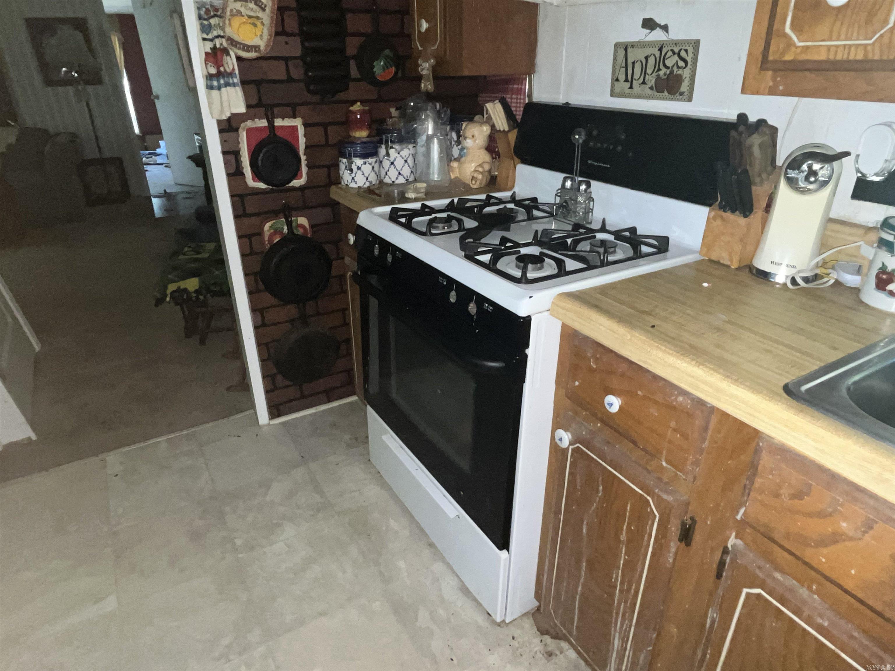 5617 5607 5611 Driskill Drive