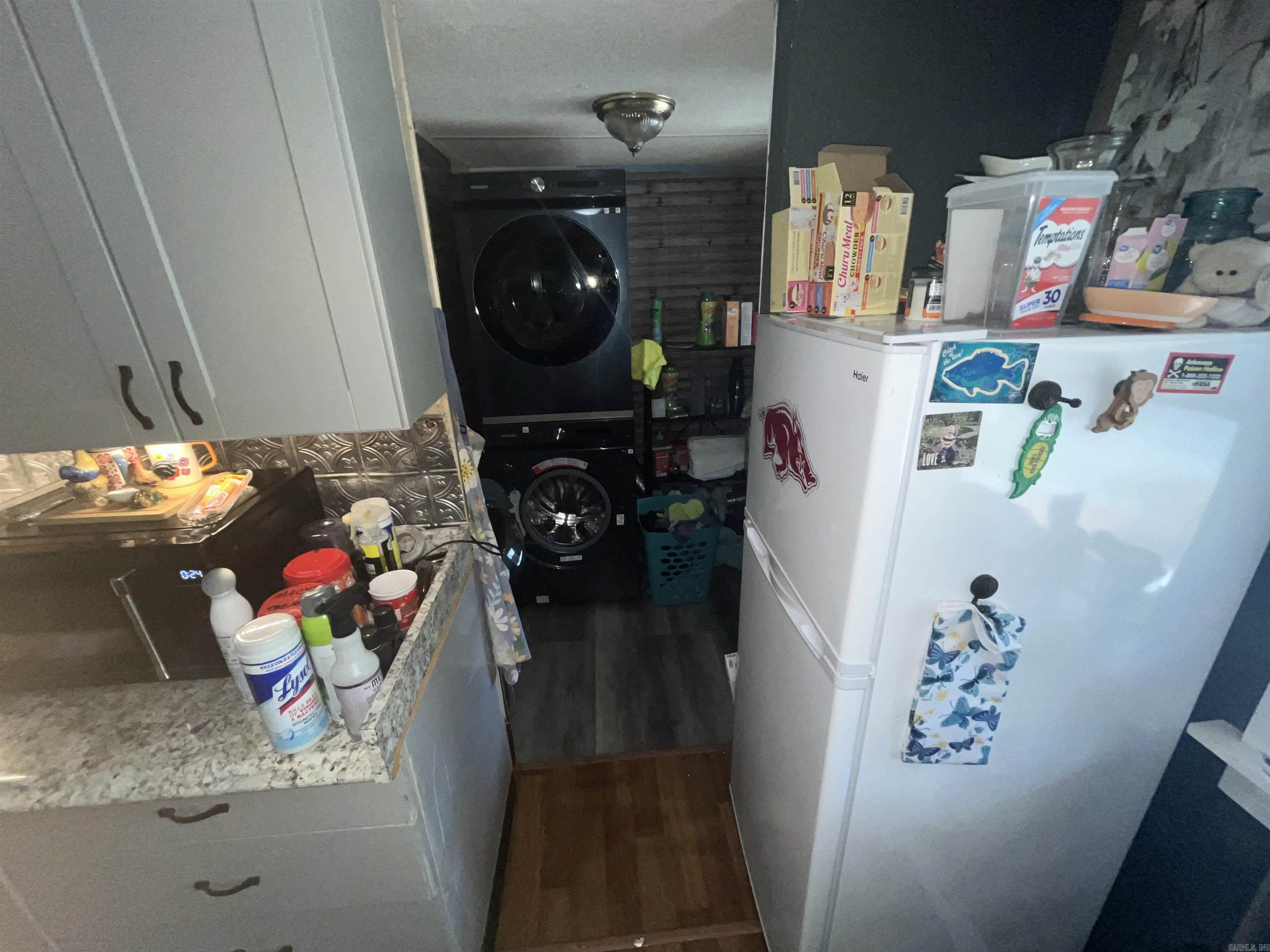 5617 5607 5611 Driskill Drive