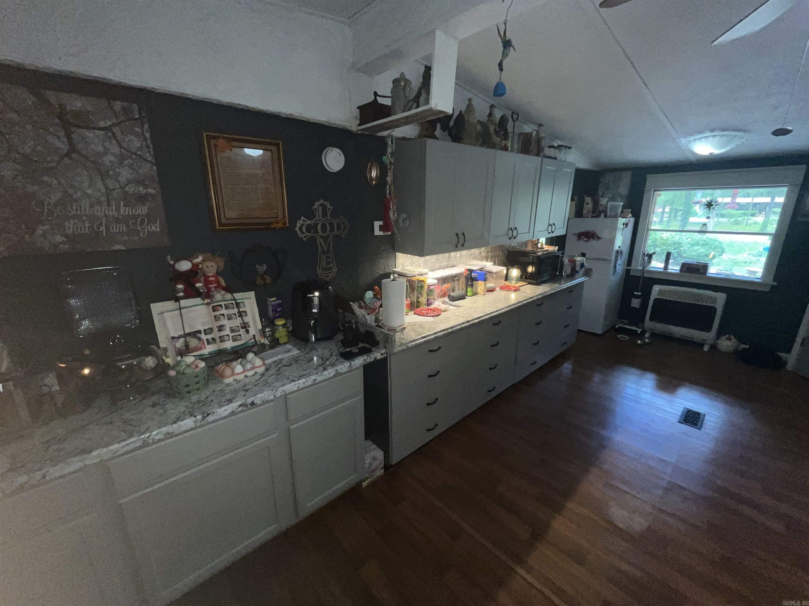 5617 5607 5611 Driskill Drive