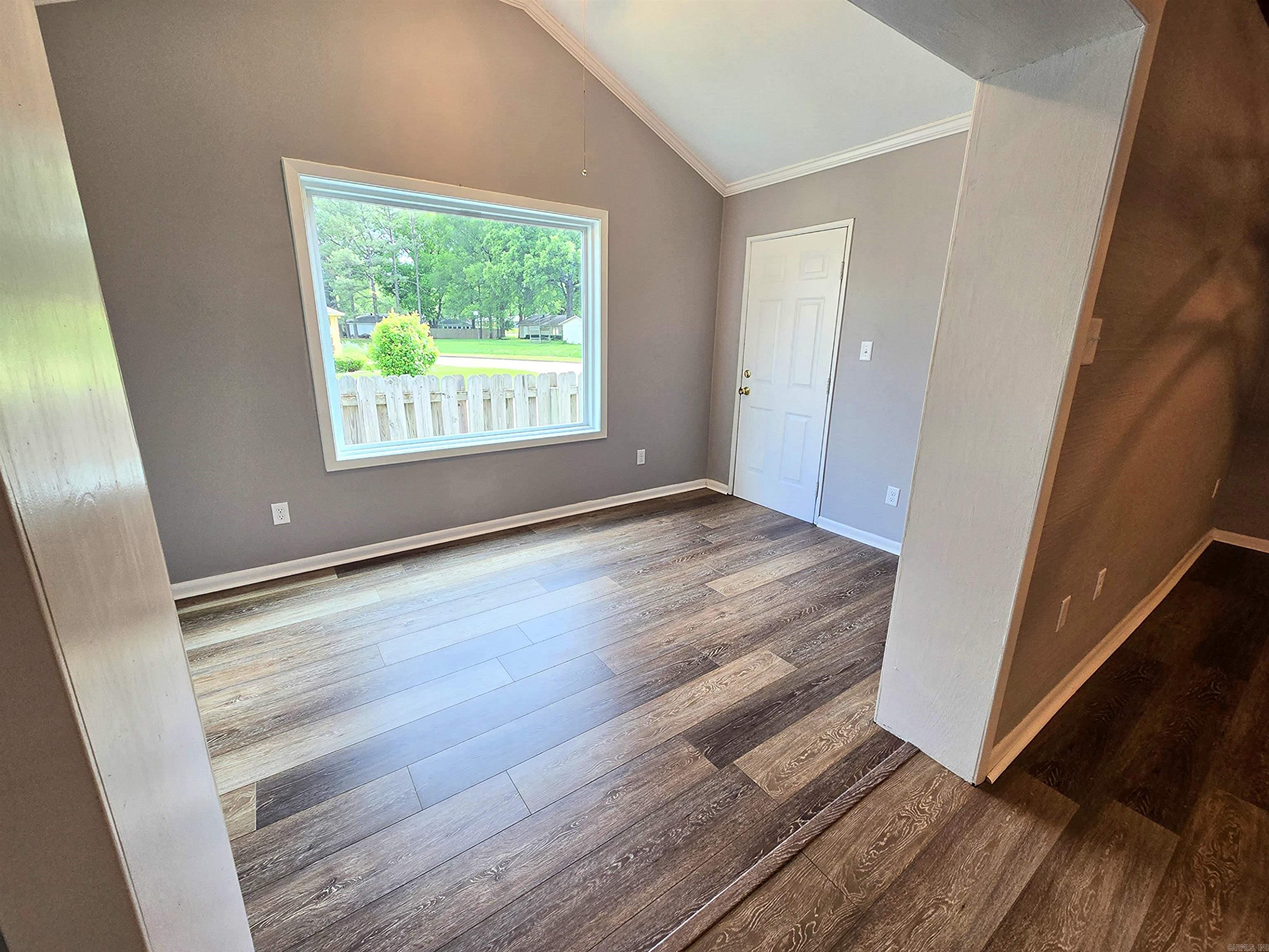 2715 Greenbriar Dr Apt B