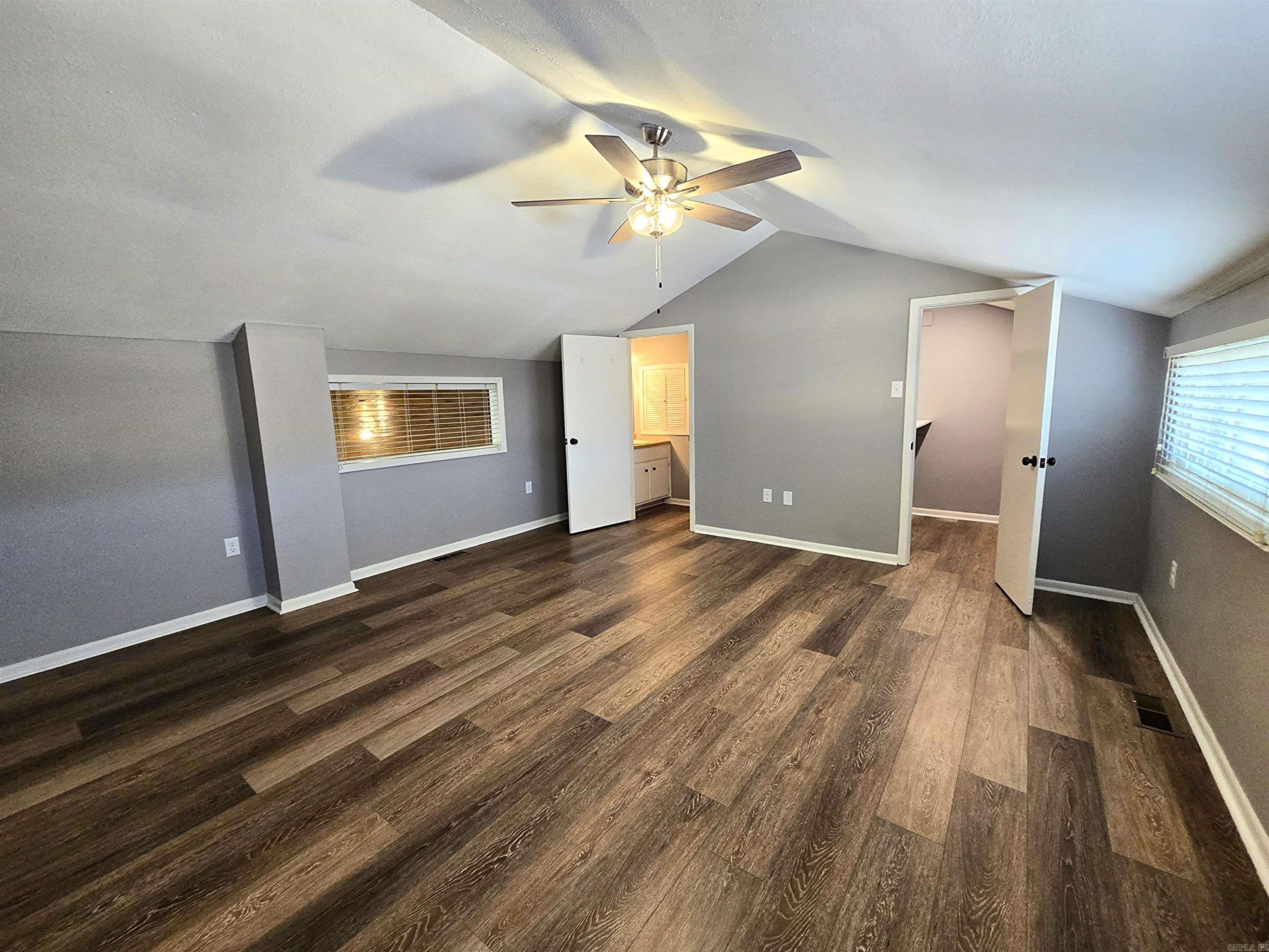 2715 Greenbriar Dr Apt B