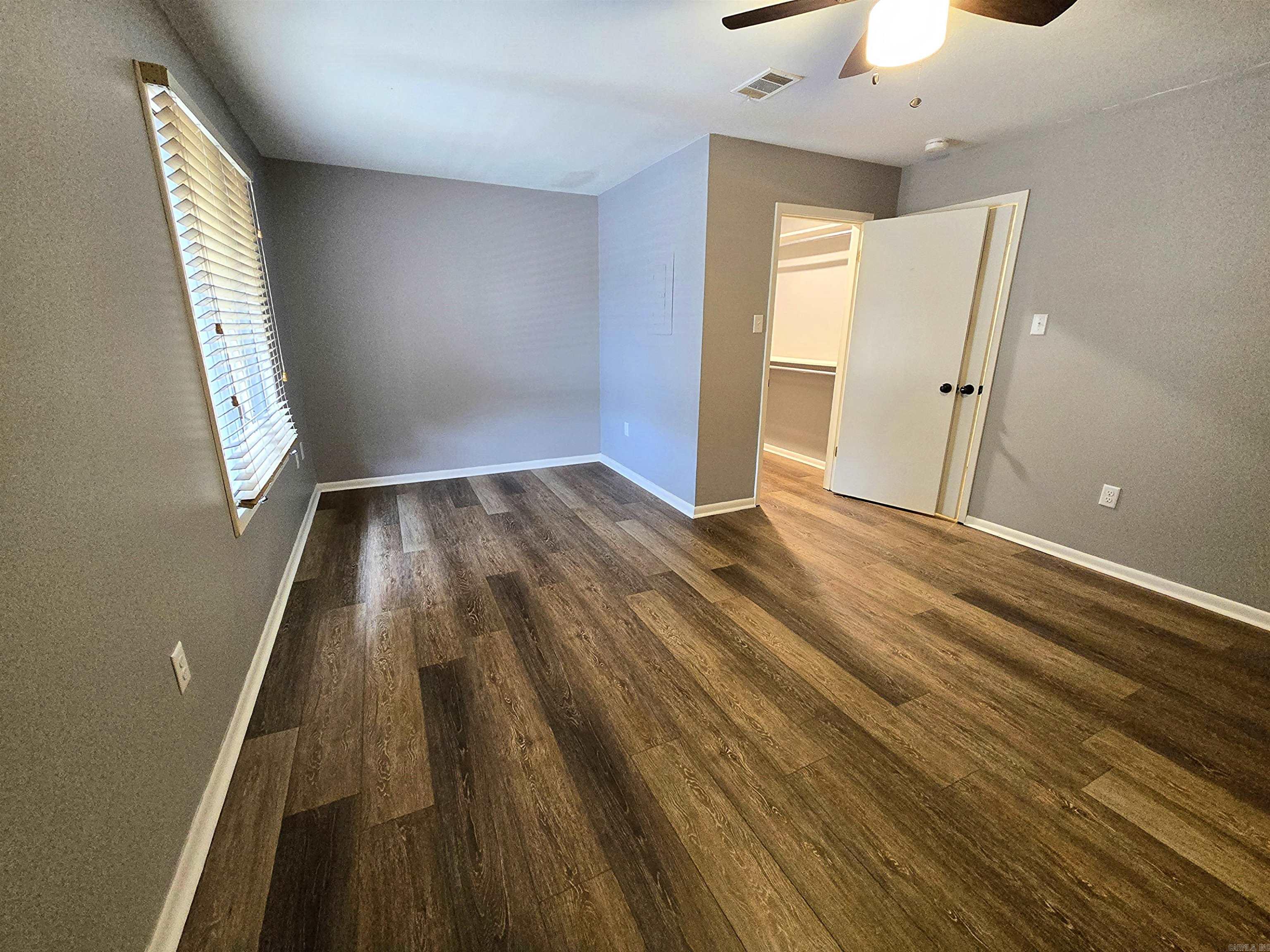 2715 Greenbriar Dr Apt B