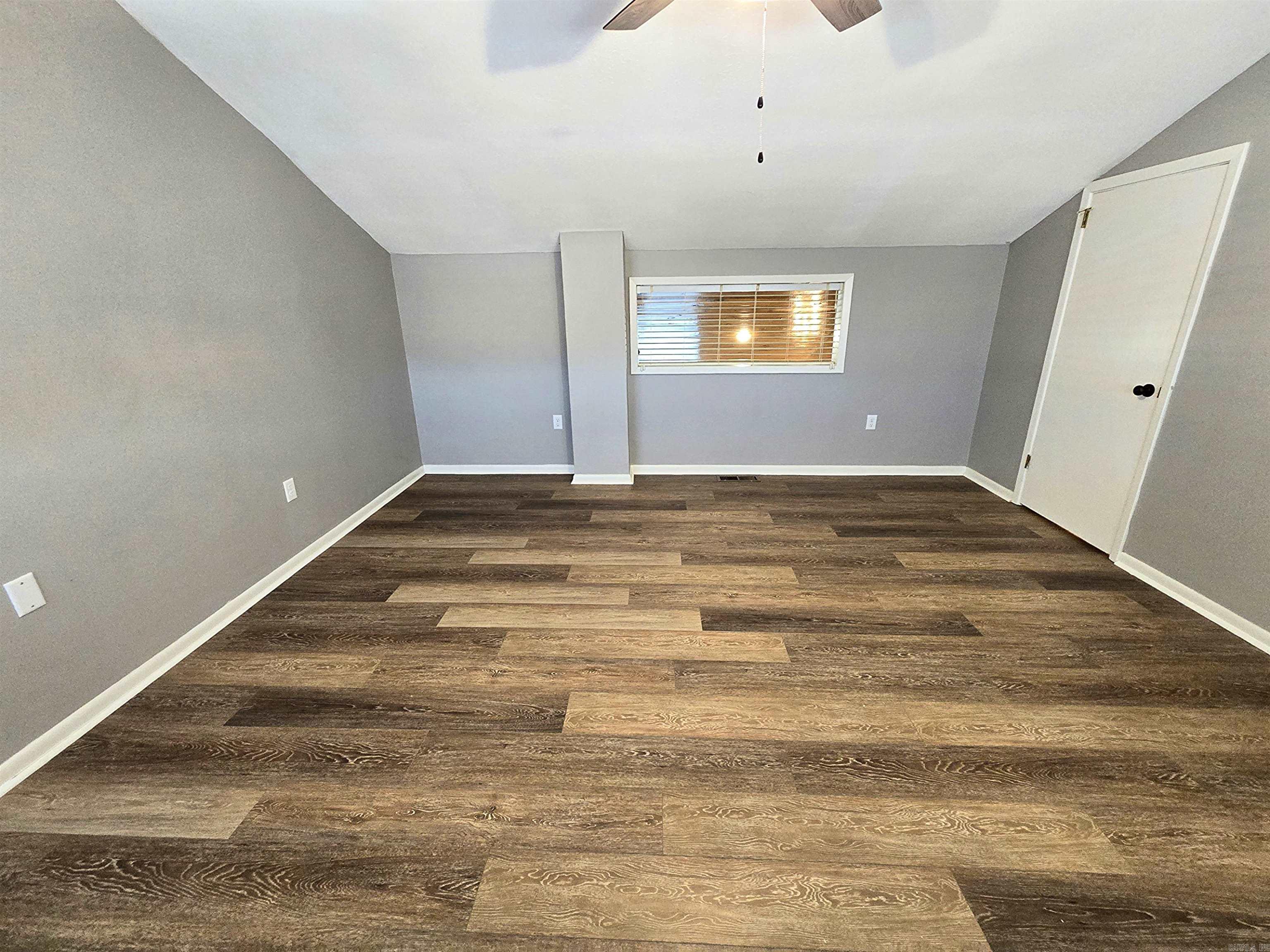 2715 Greenbriar Dr Apt B