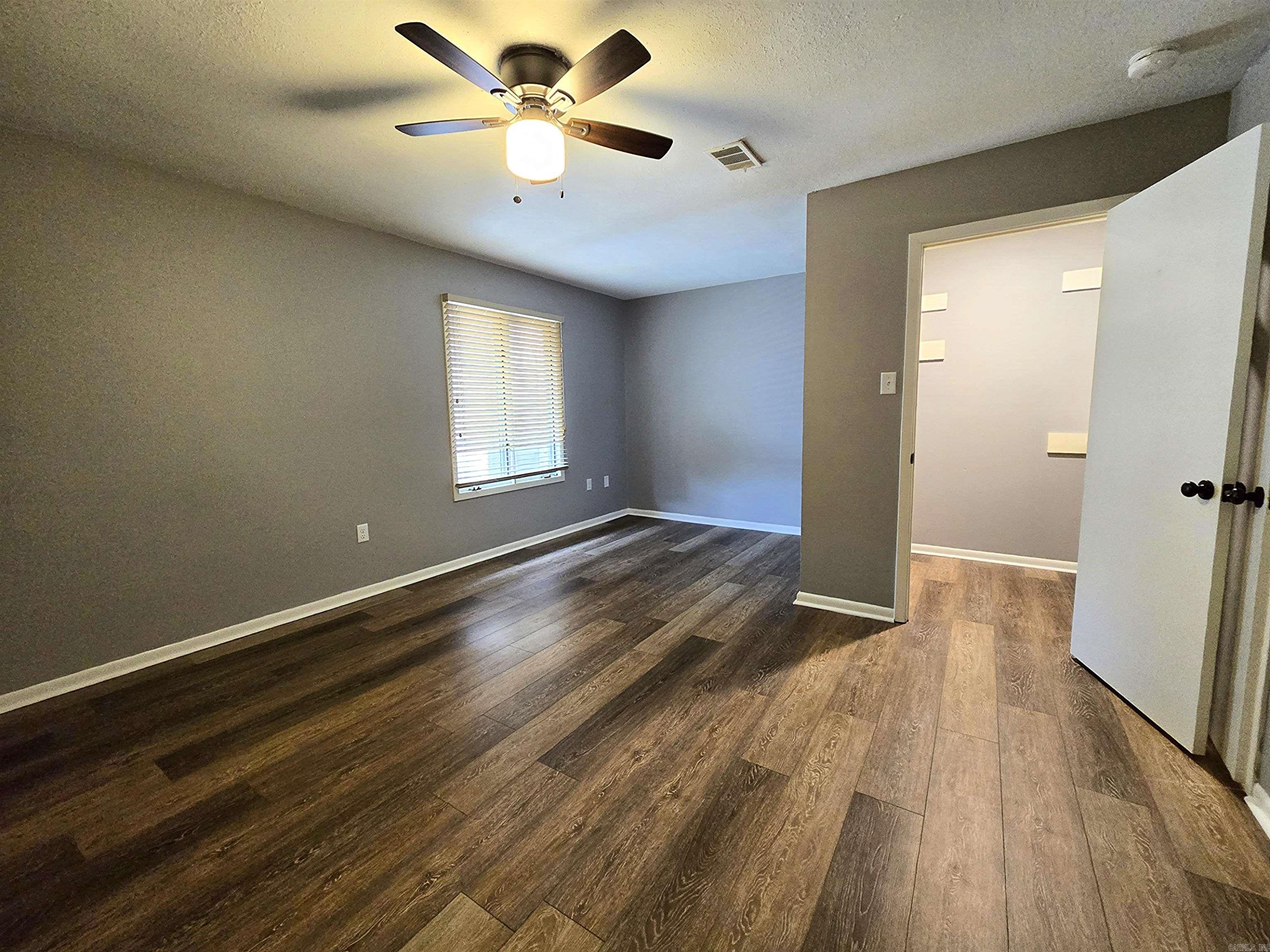 2715 Greenbriar Dr Apt B