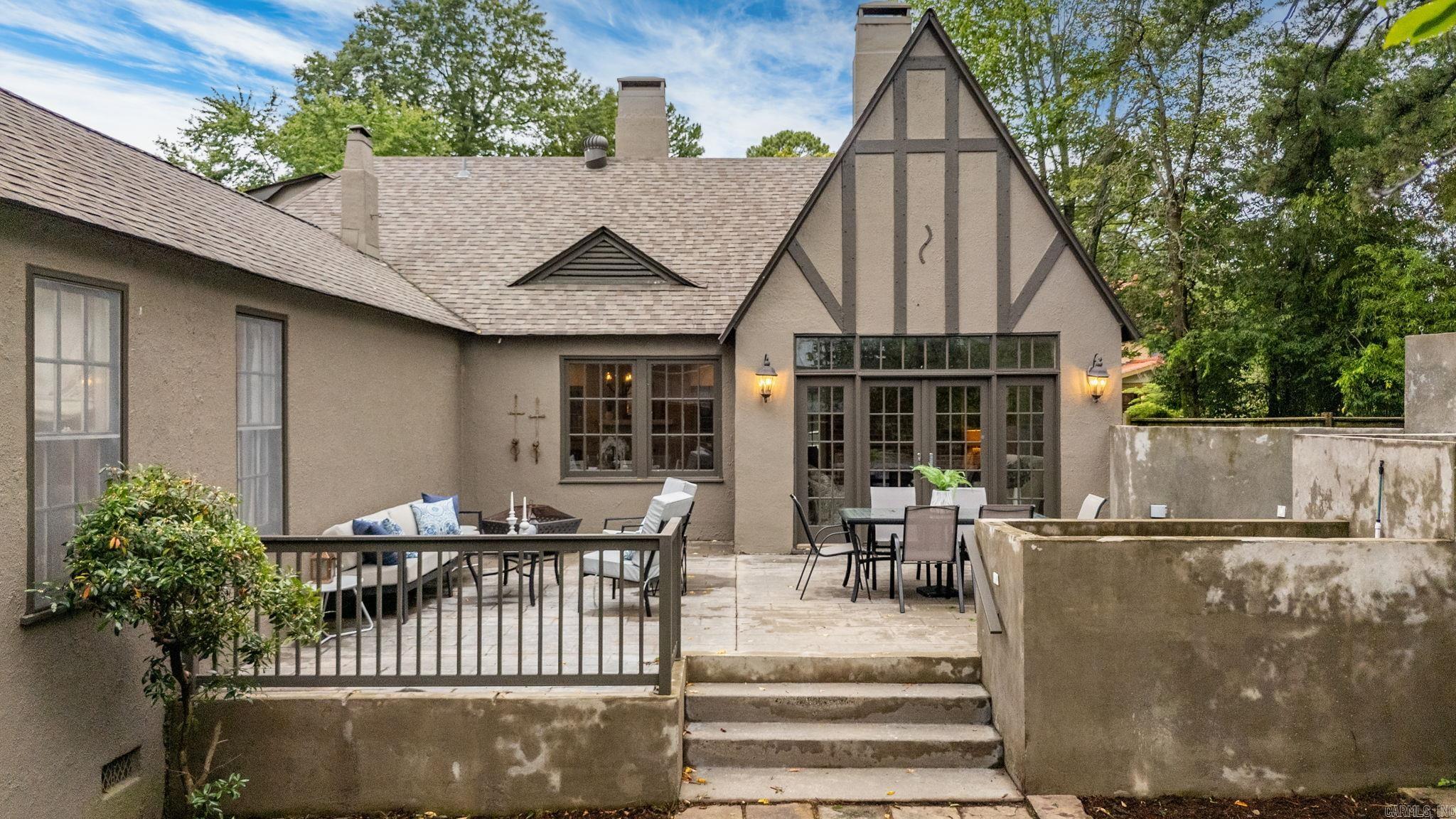 489 Ridgeway Drive