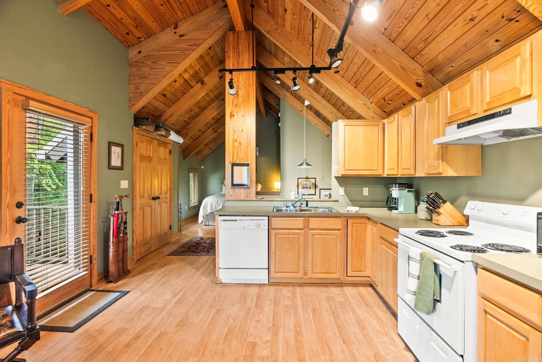 489 Ridgeway Drive