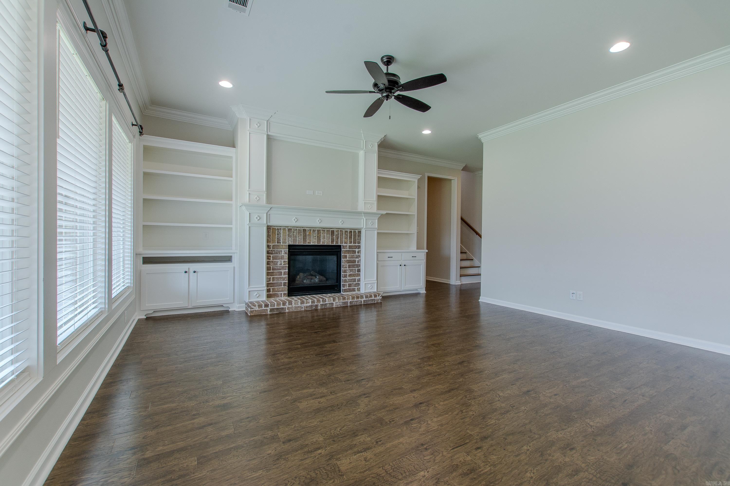 5045 Maple Leaf Drive