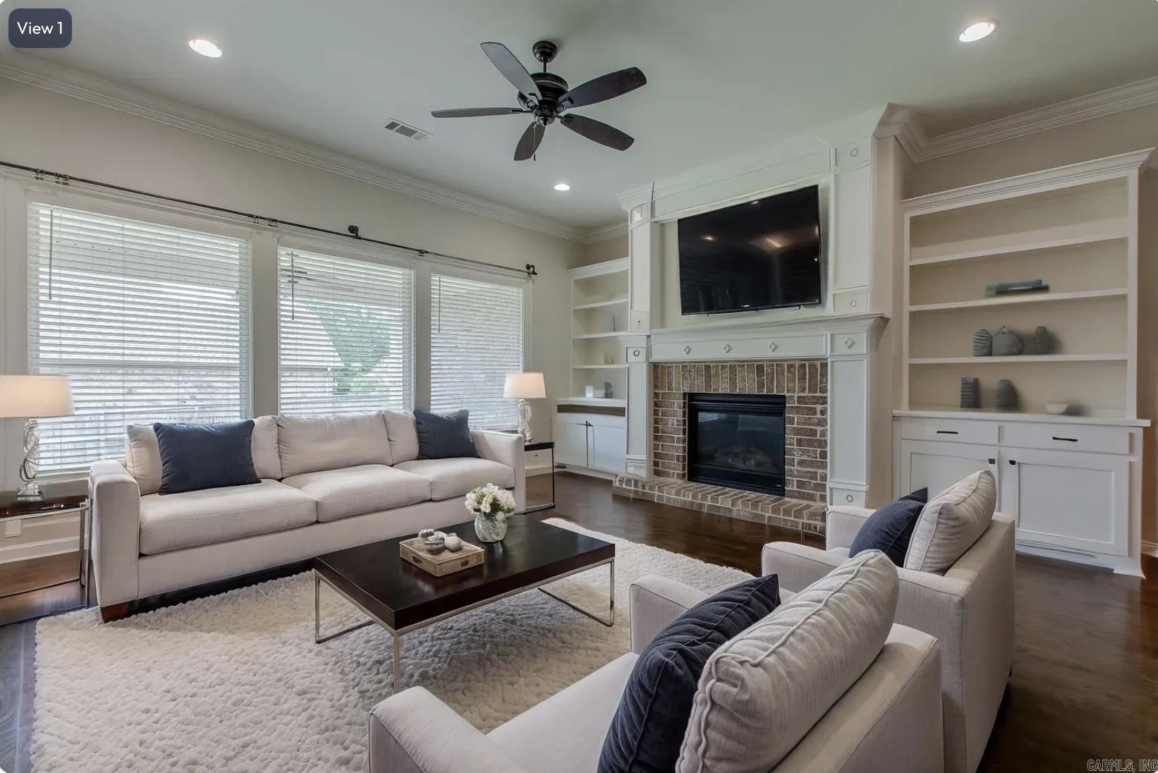 5045 Maple Leaf Drive