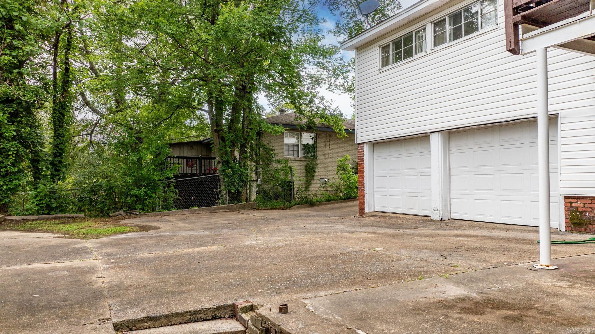 7521 Gable