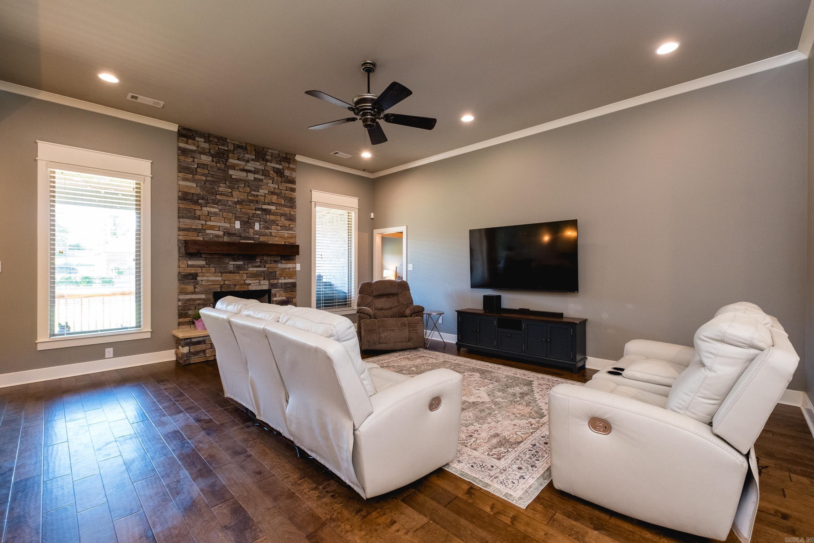 2525 Aberdeen Drive
