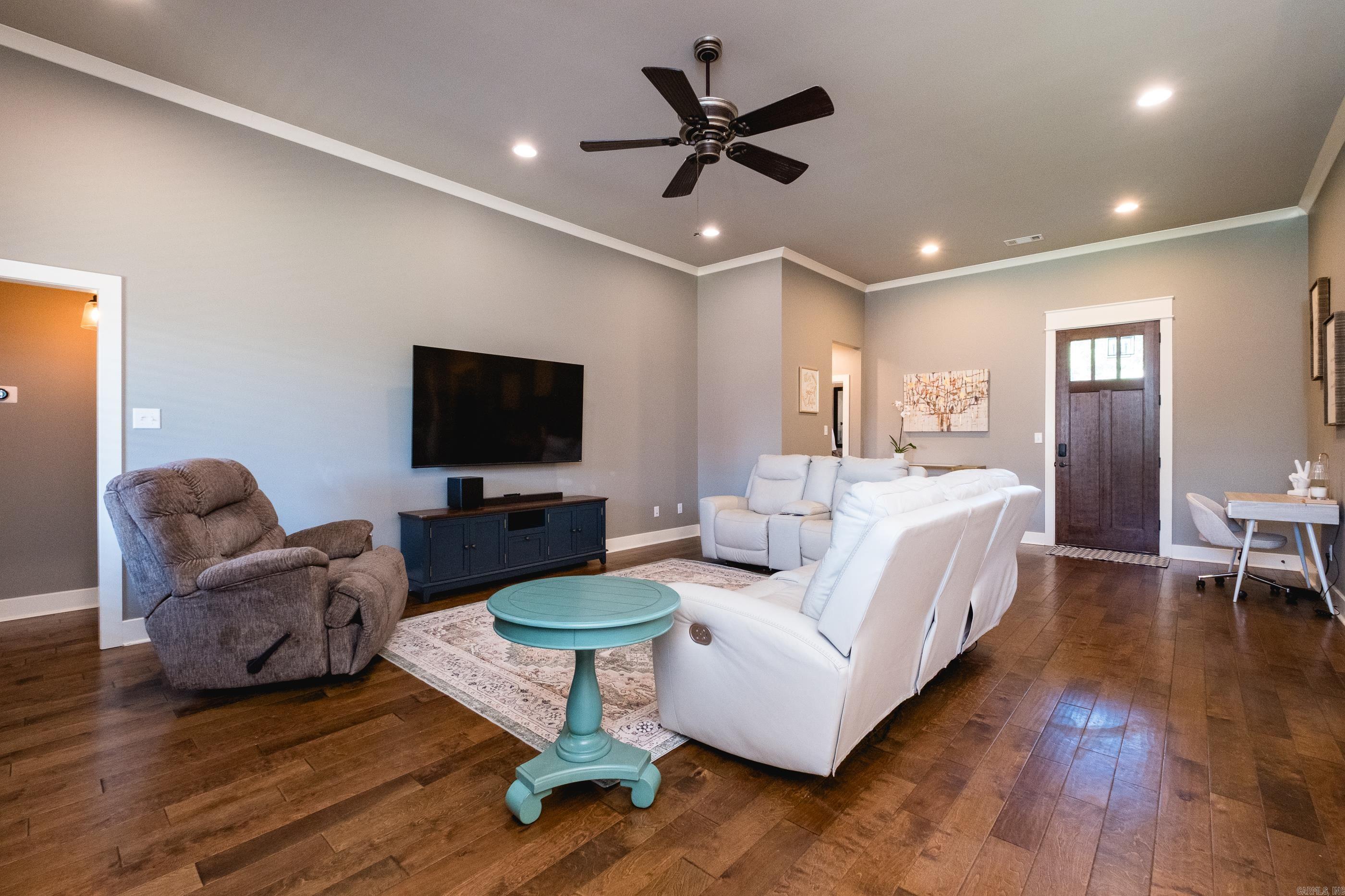 2525 Aberdeen Drive