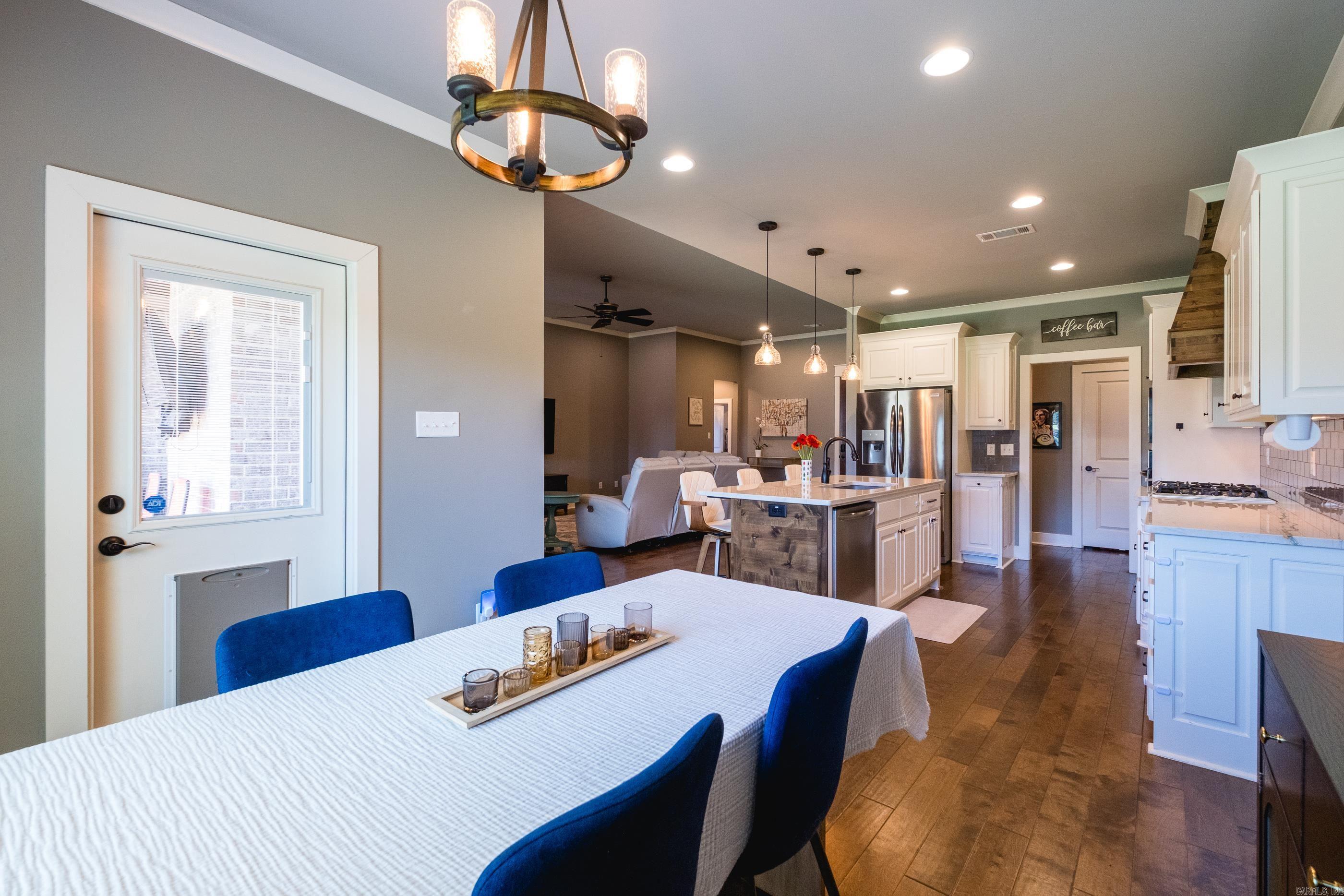 2525 Aberdeen Drive