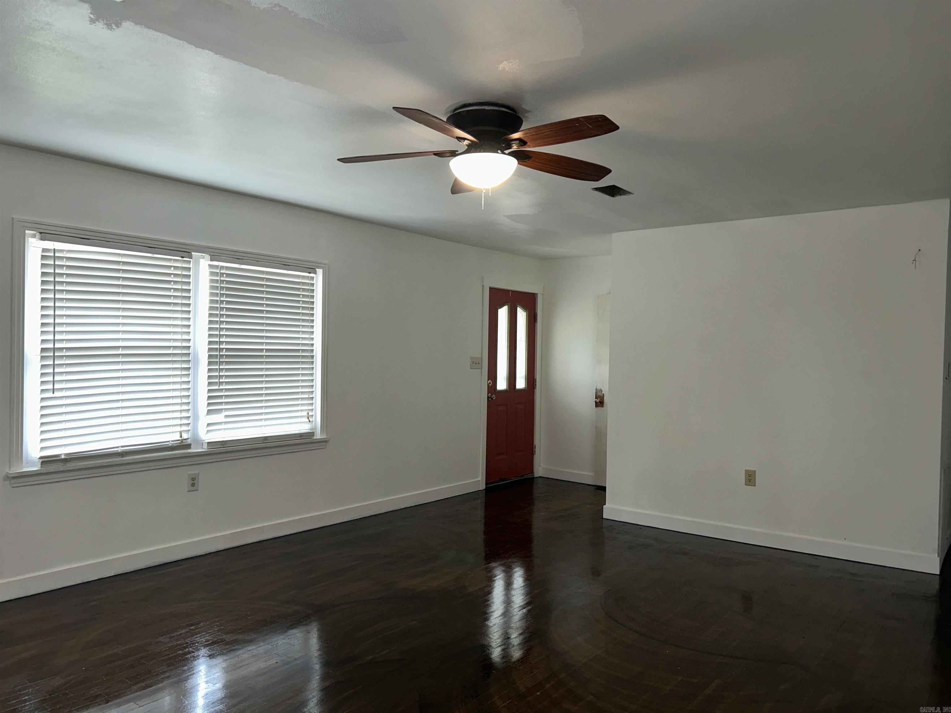 1421 N Greenwich Avenue