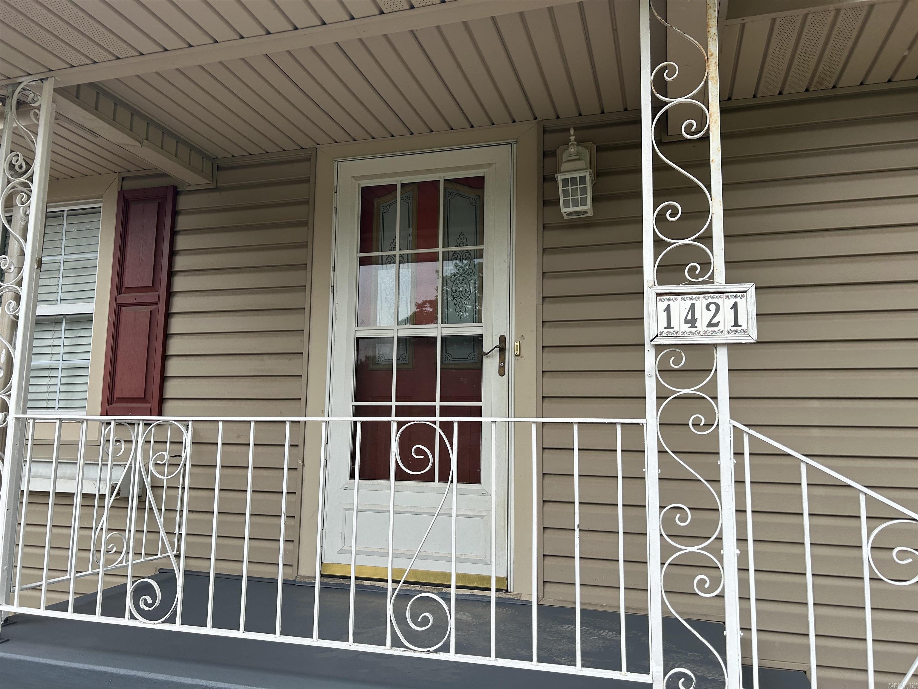 1421 N Greenwich Avenue