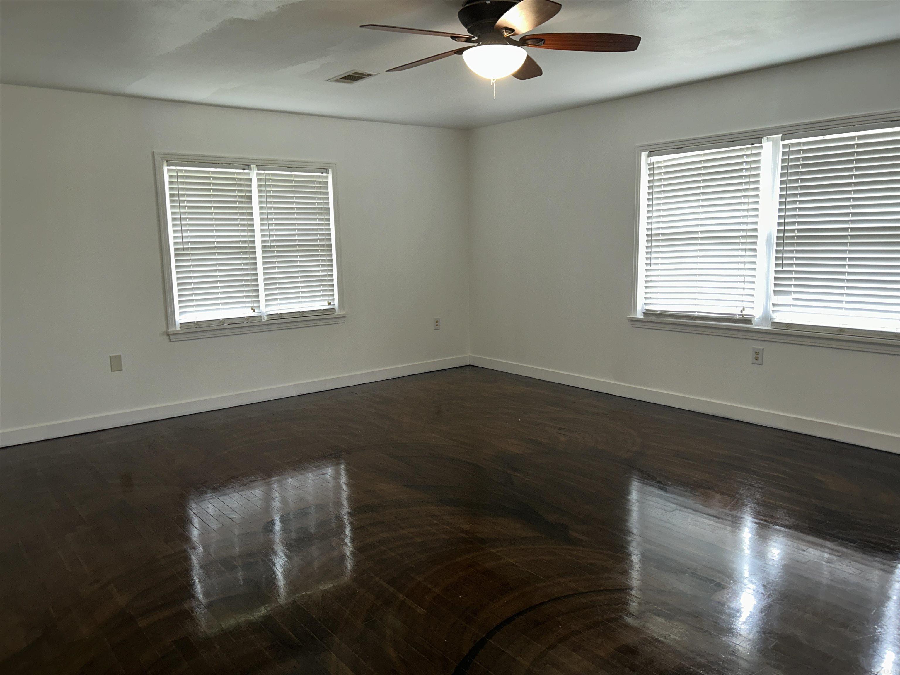 1421 N Greenwich Avenue