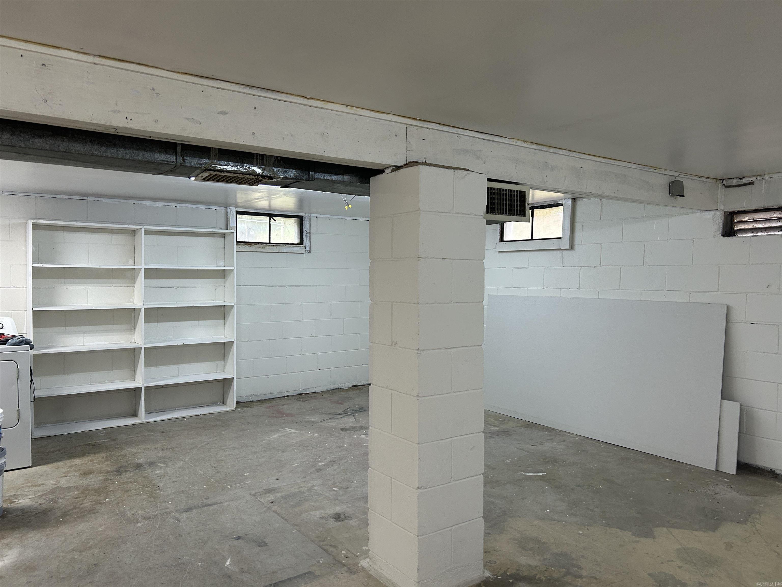 1421 N Greenwich Avenue