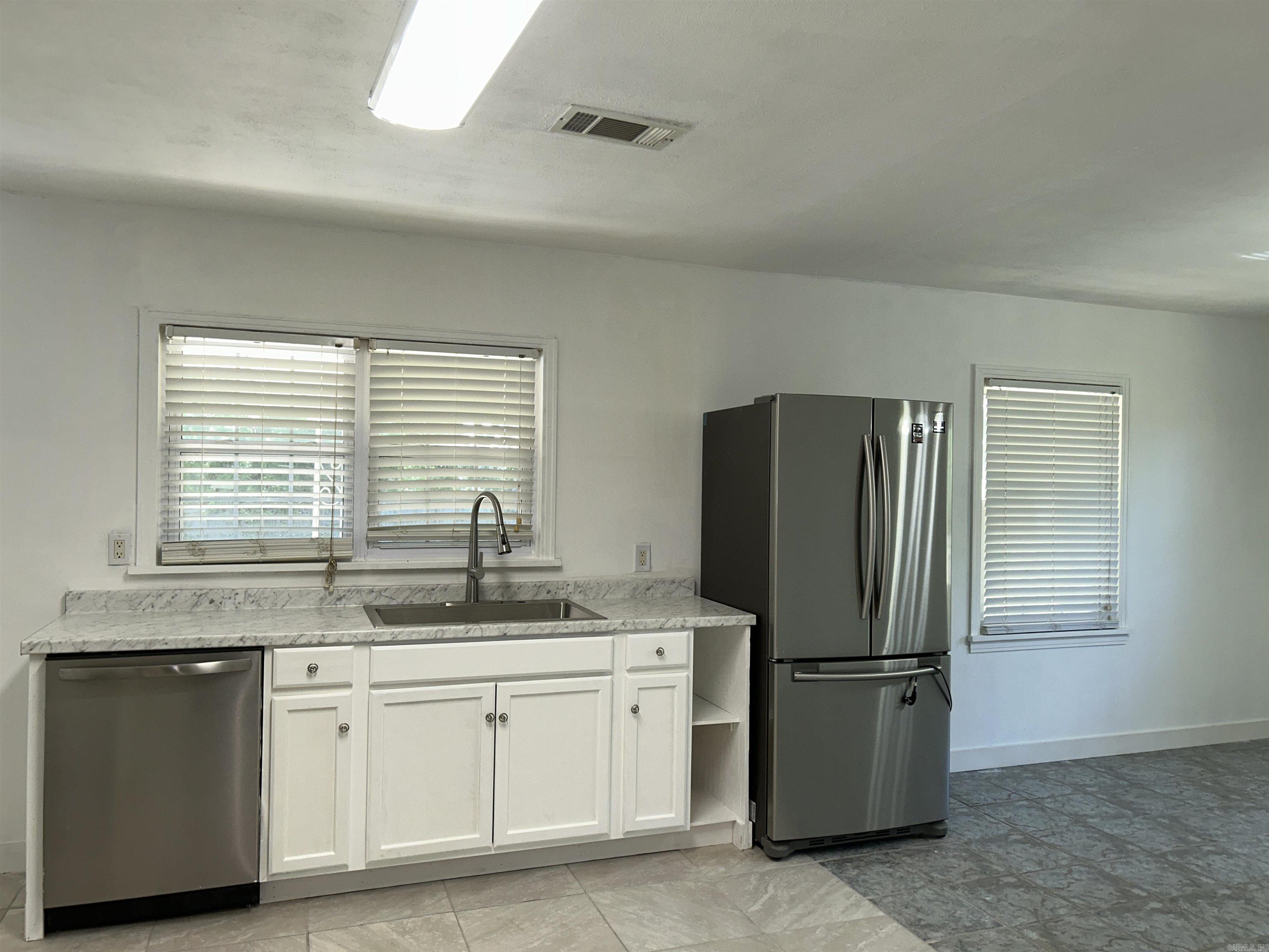 1421 N Greenwich Avenue