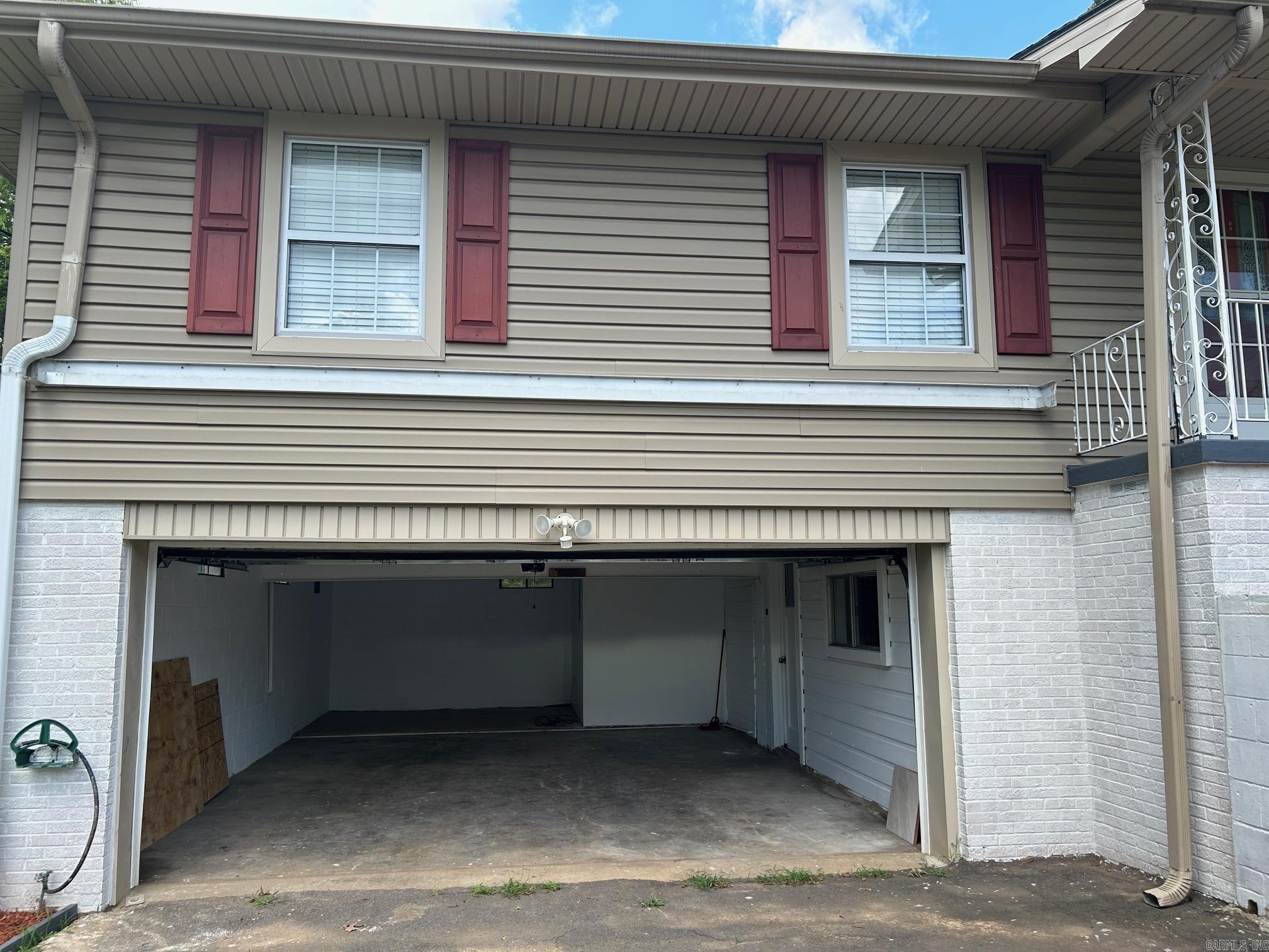 1421 N Greenwich Avenue