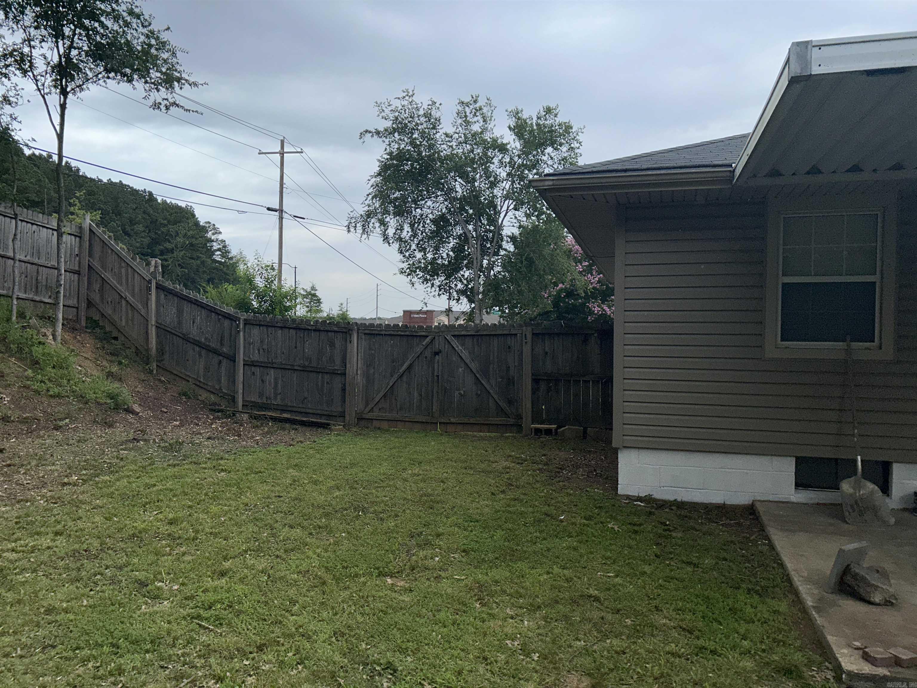 1421 N Greenwich Avenue