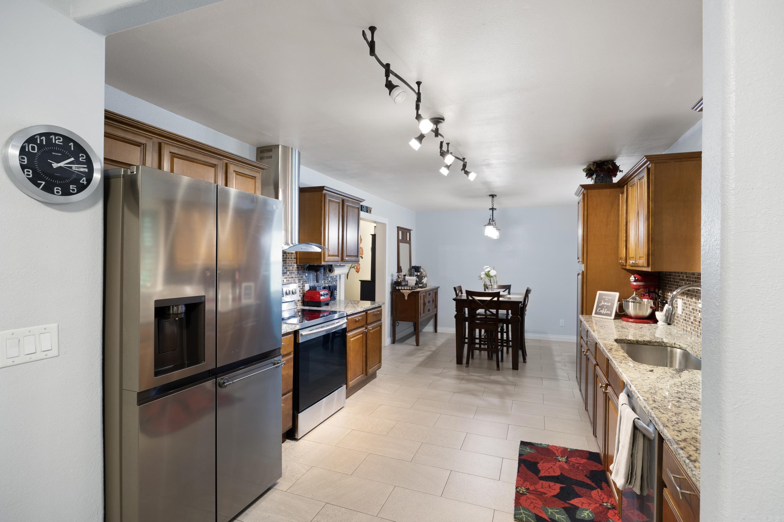 405 Damascus Rd