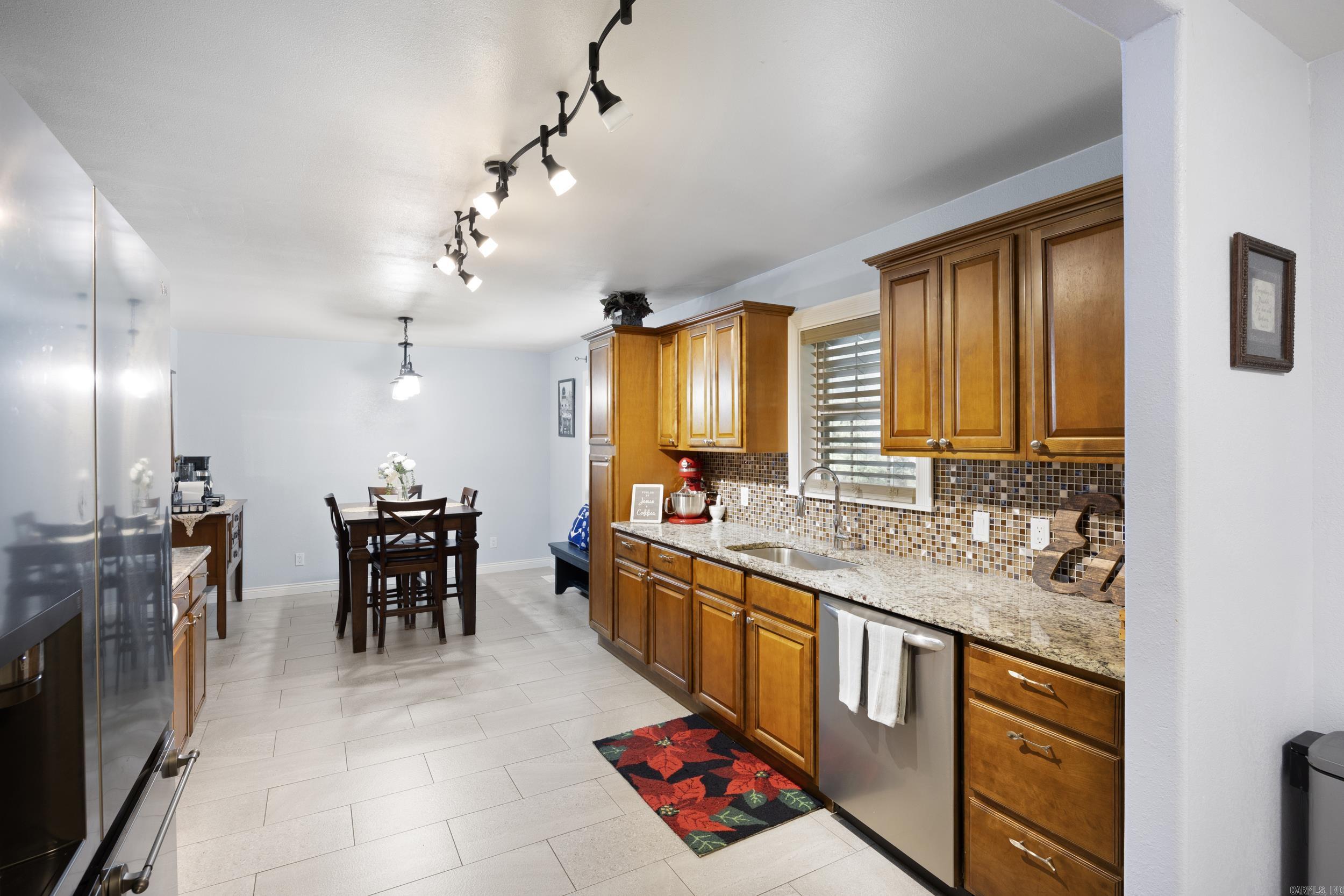 405 Damascus Rd