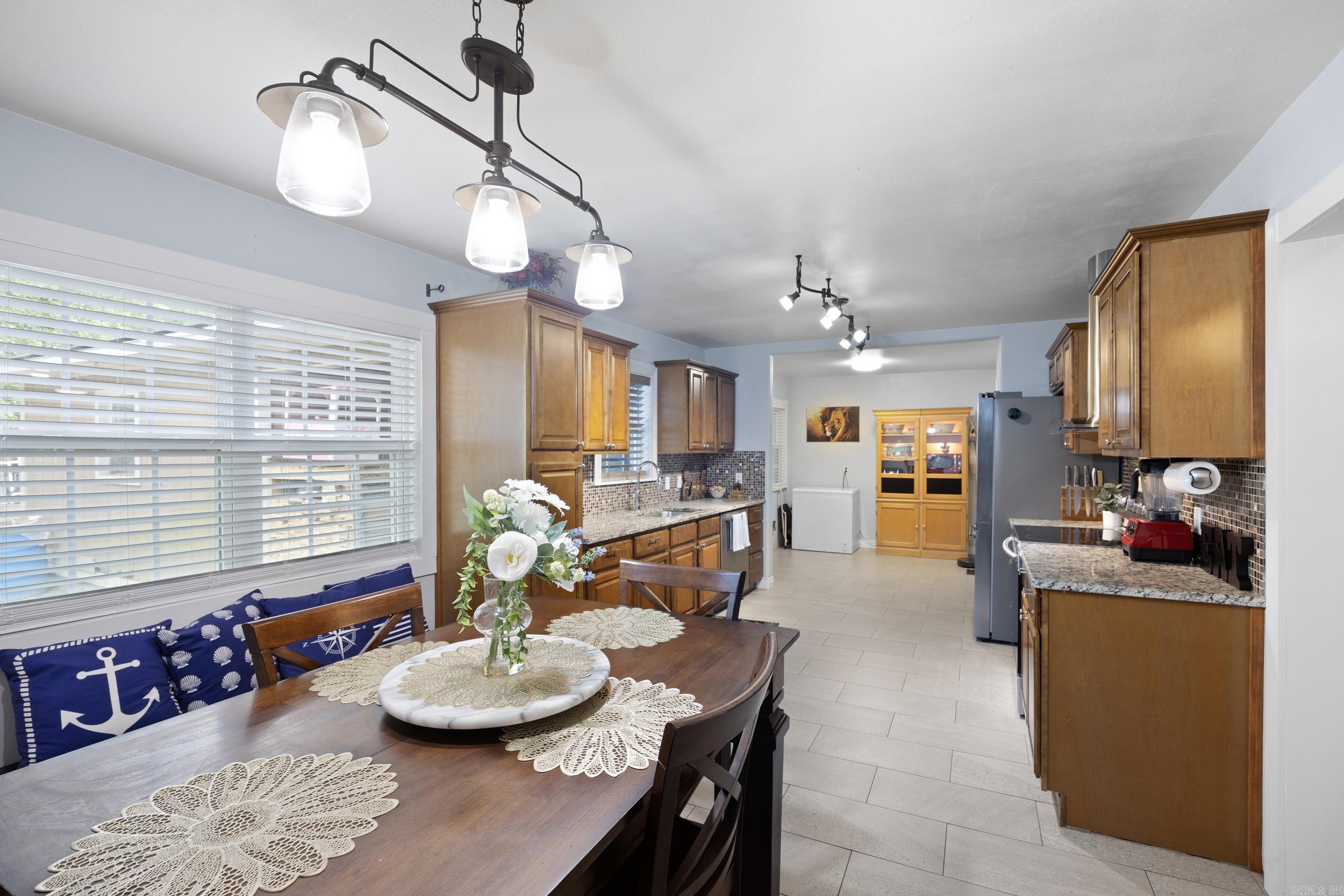405 Damascus Rd