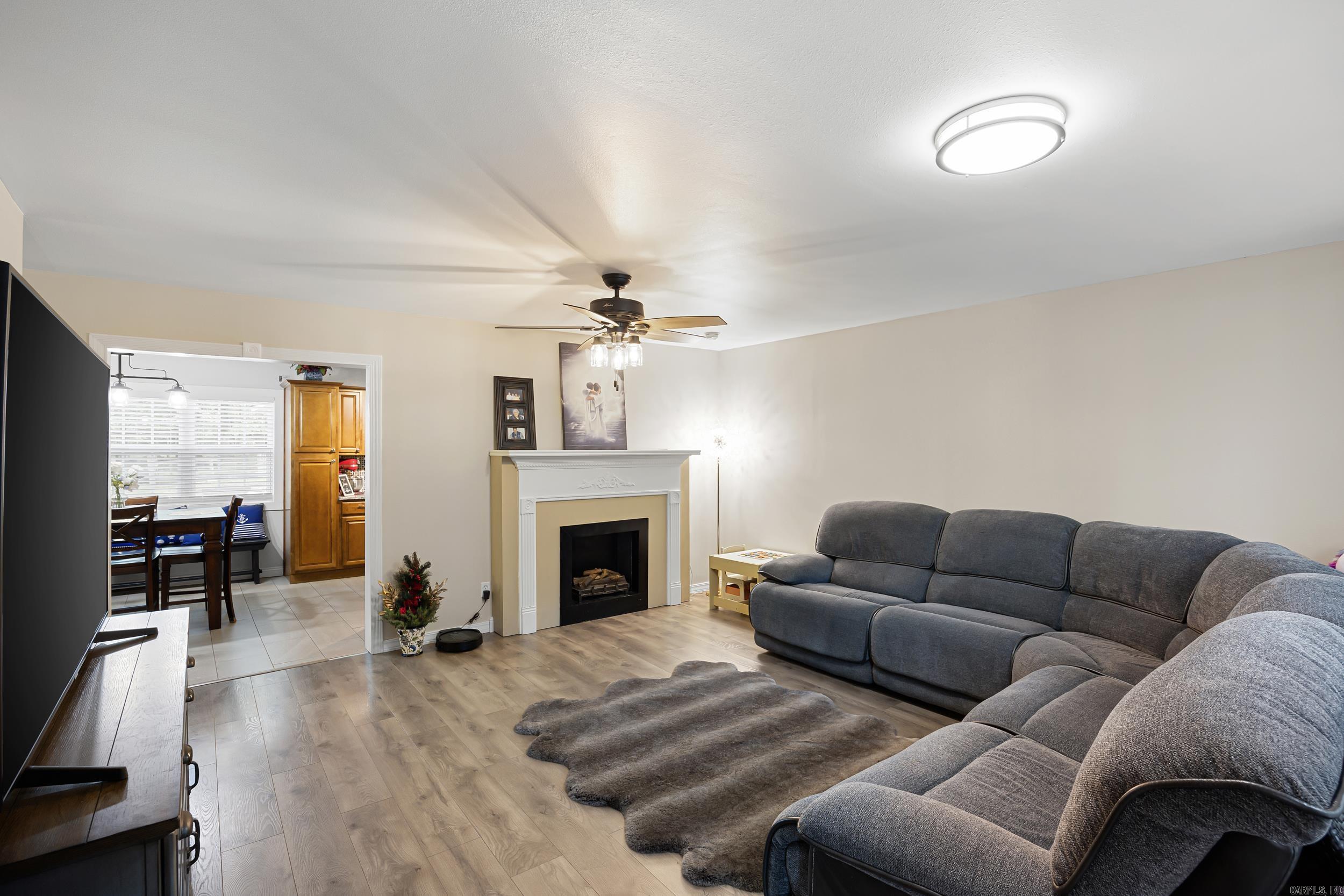 405 Damascus Rd