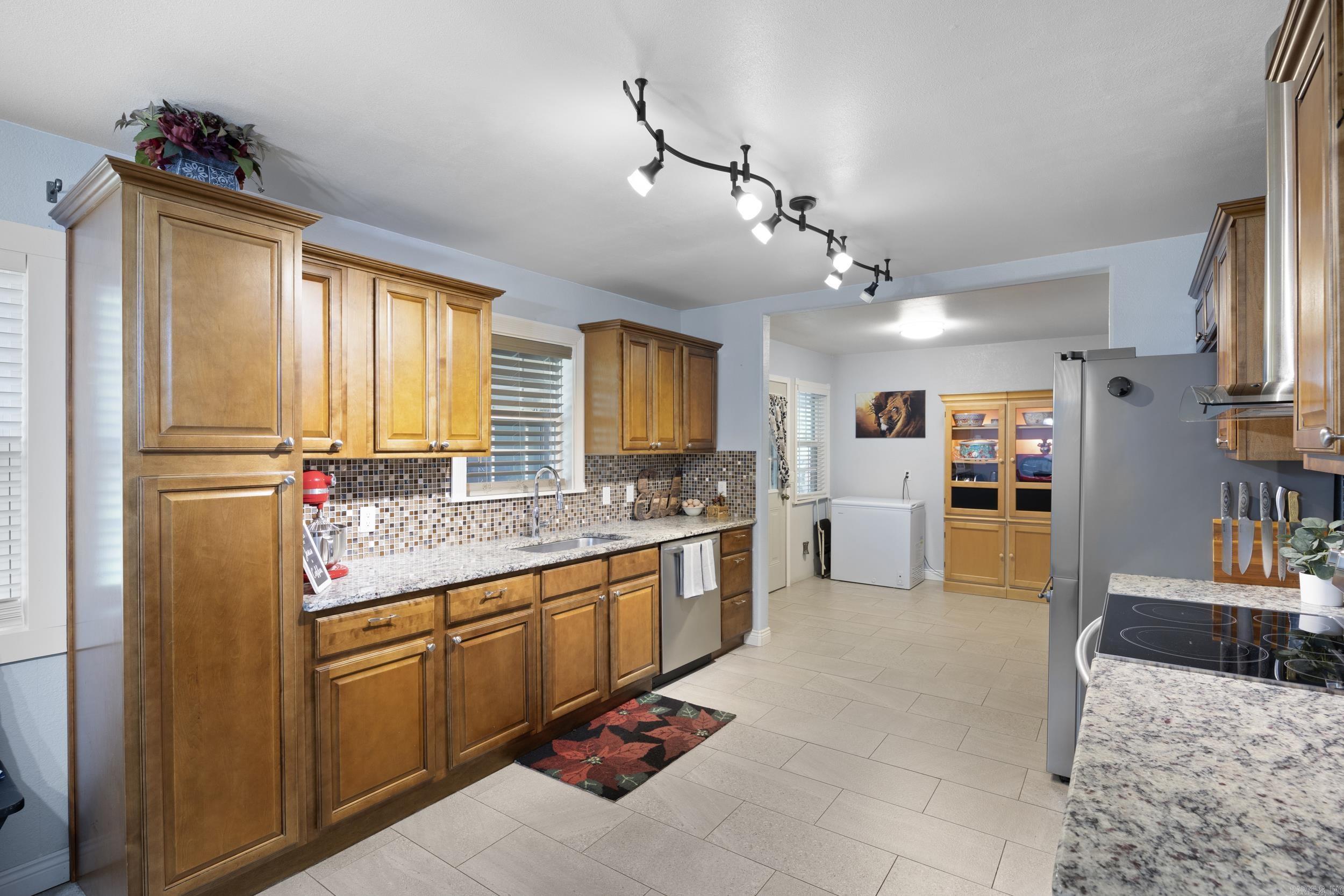 405 Damascus Rd