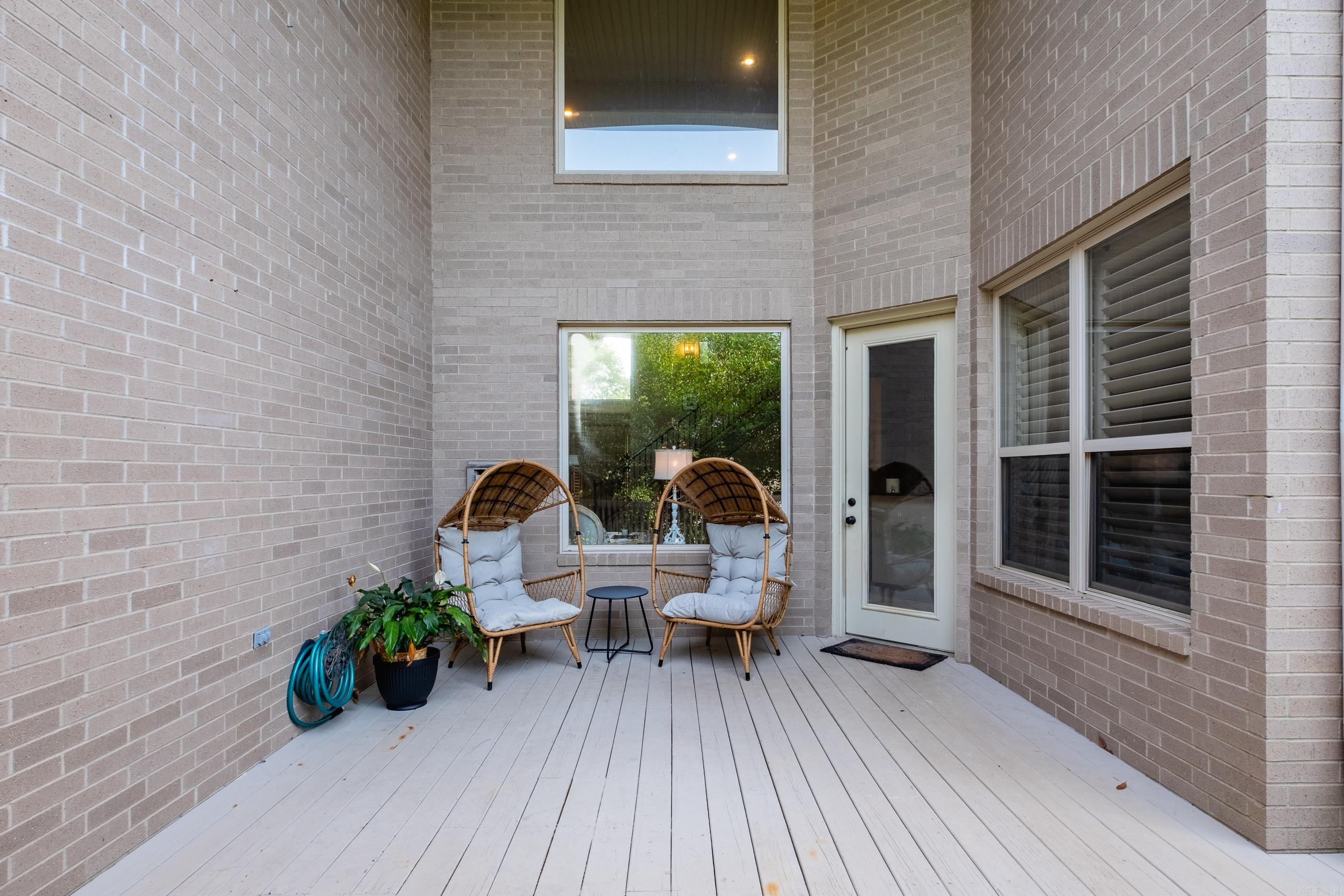 22 Epernay Circle