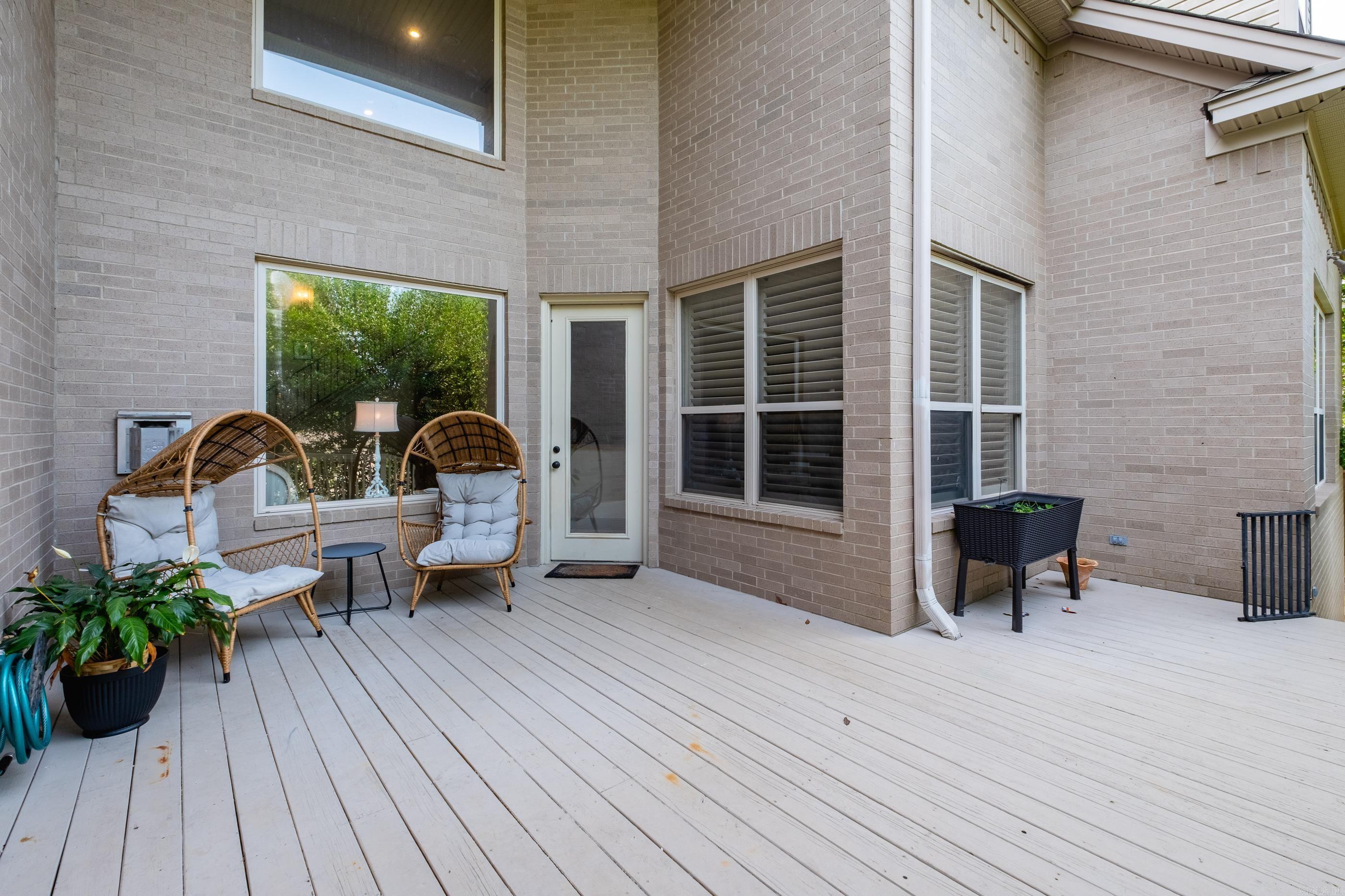 22 Epernay Circle