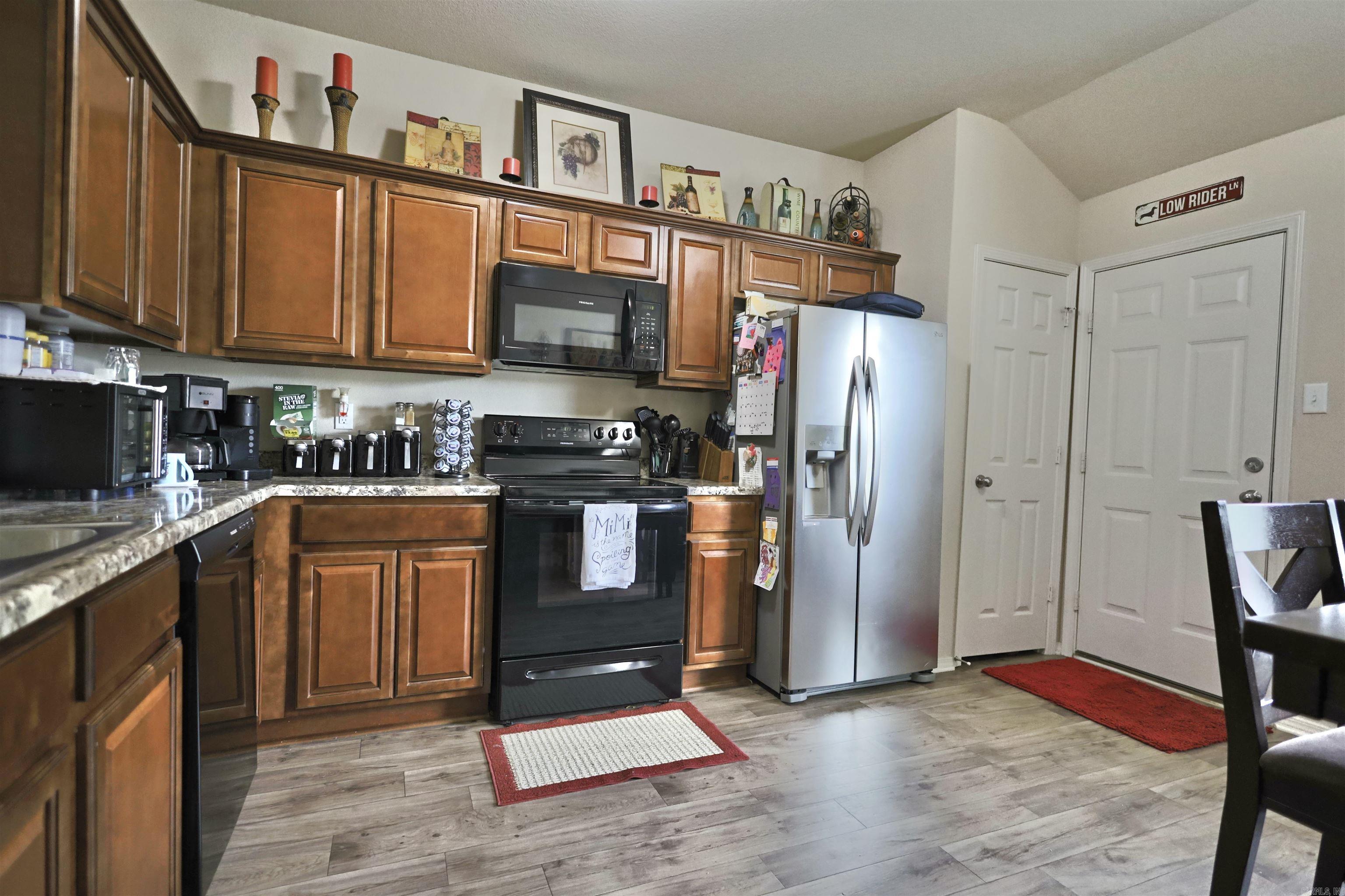 6000 Saddle Hill Drive