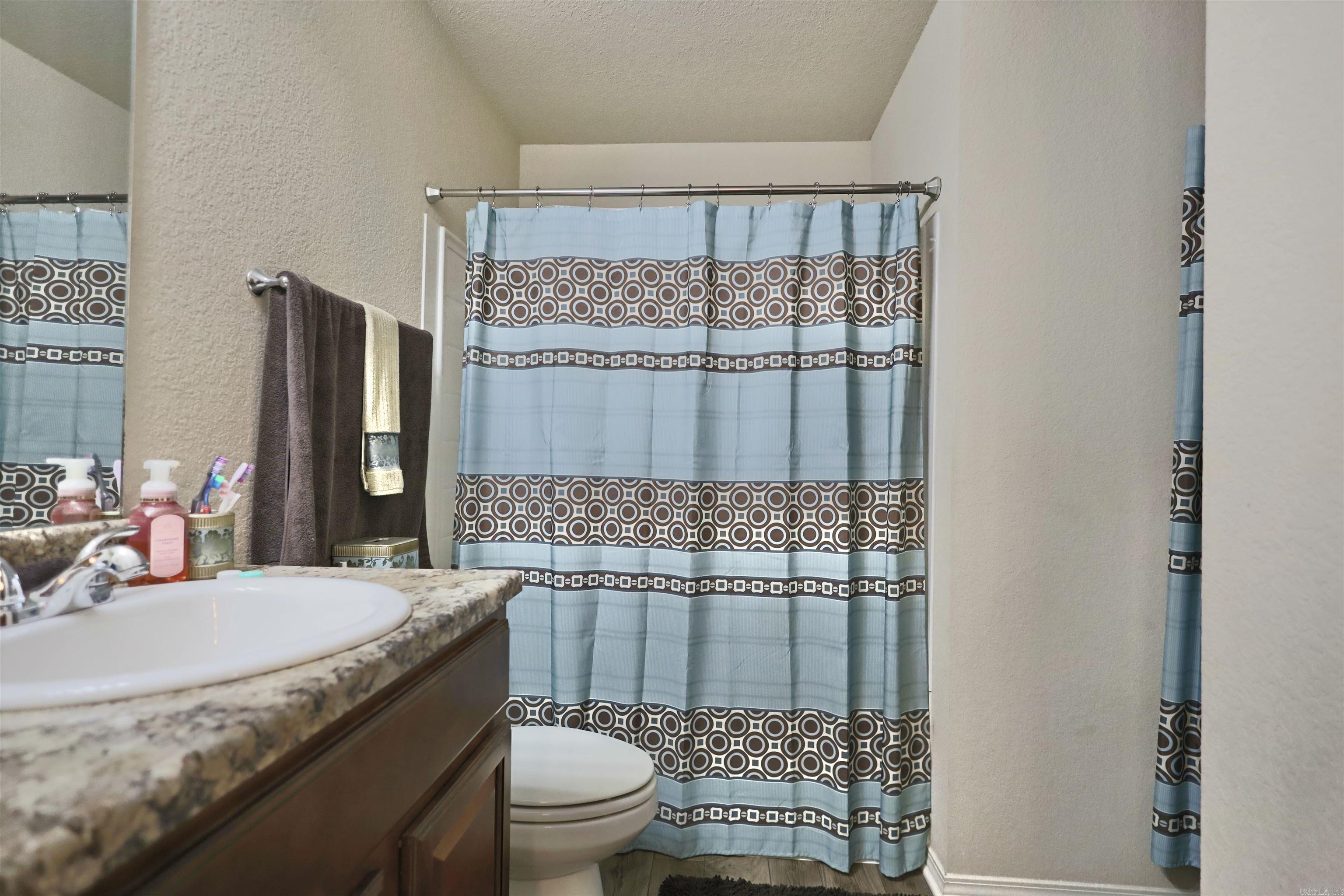 6000 Saddle Hill Drive