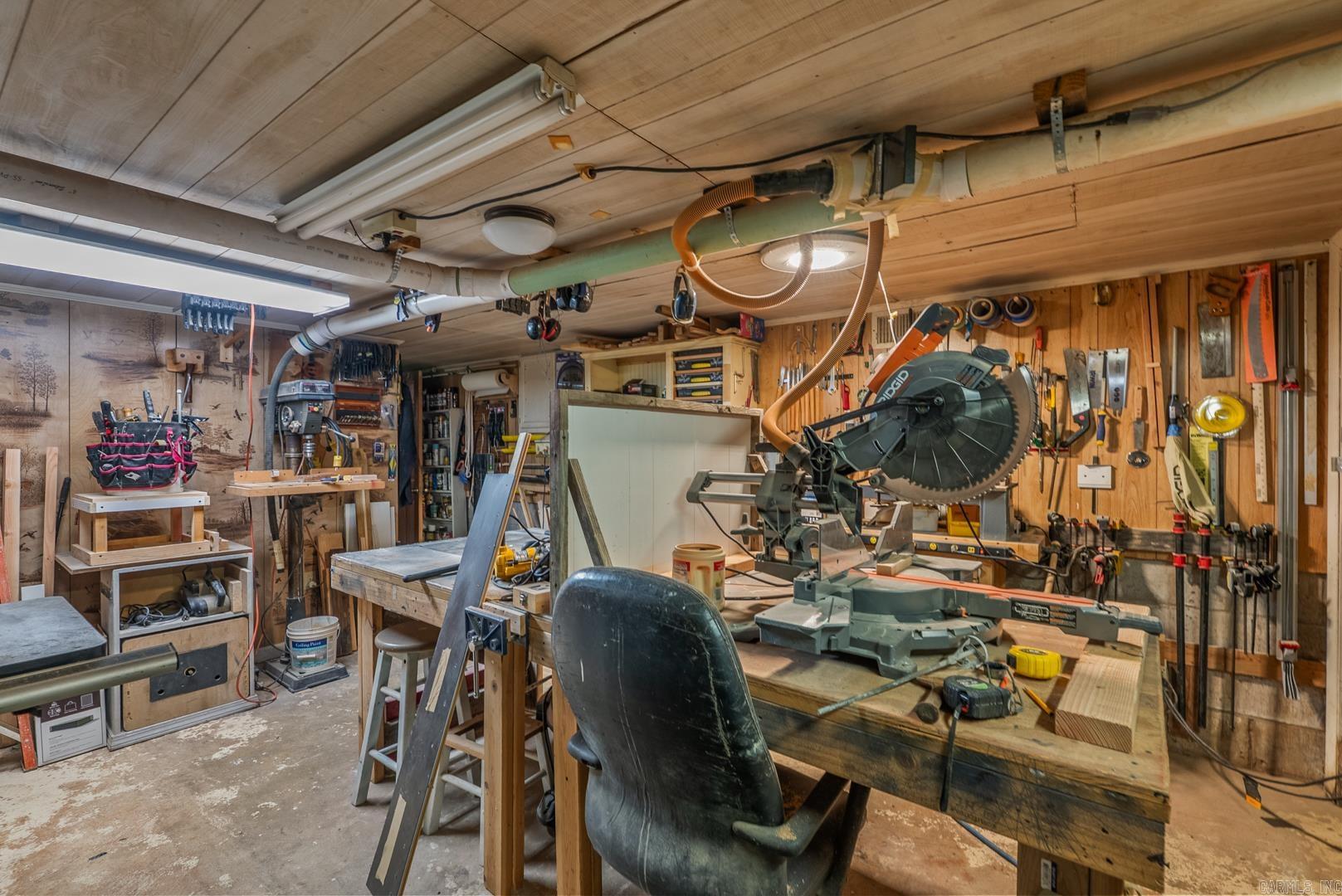 15621 Mail Route Road