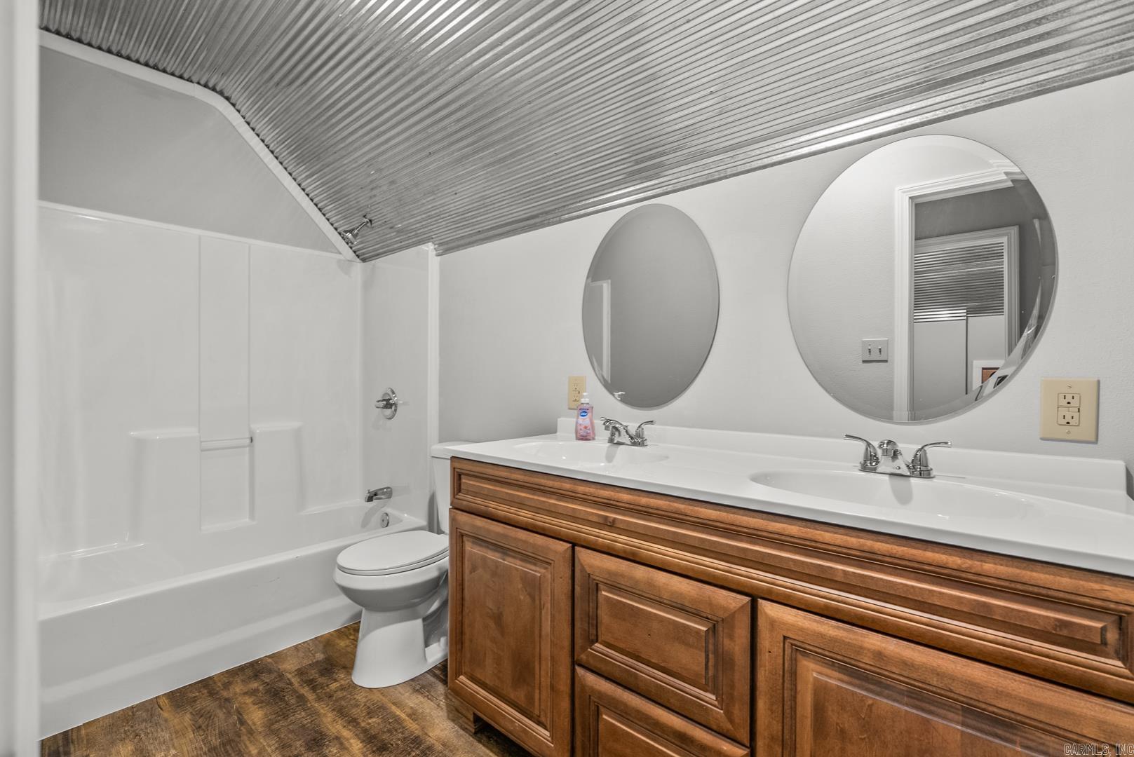 15621 Mail Route Road