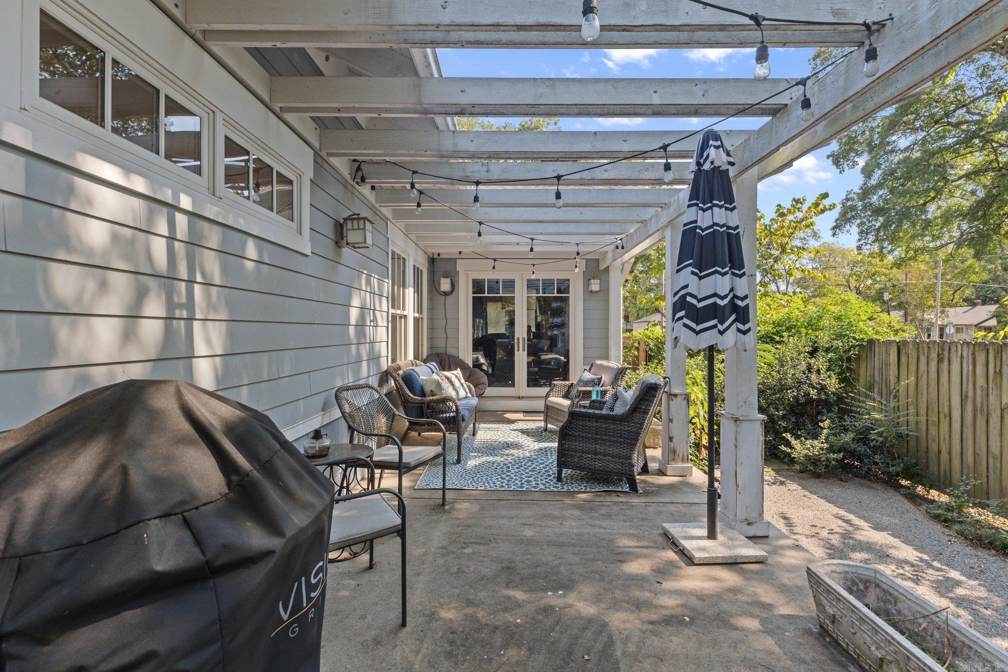 1211 Davis Street