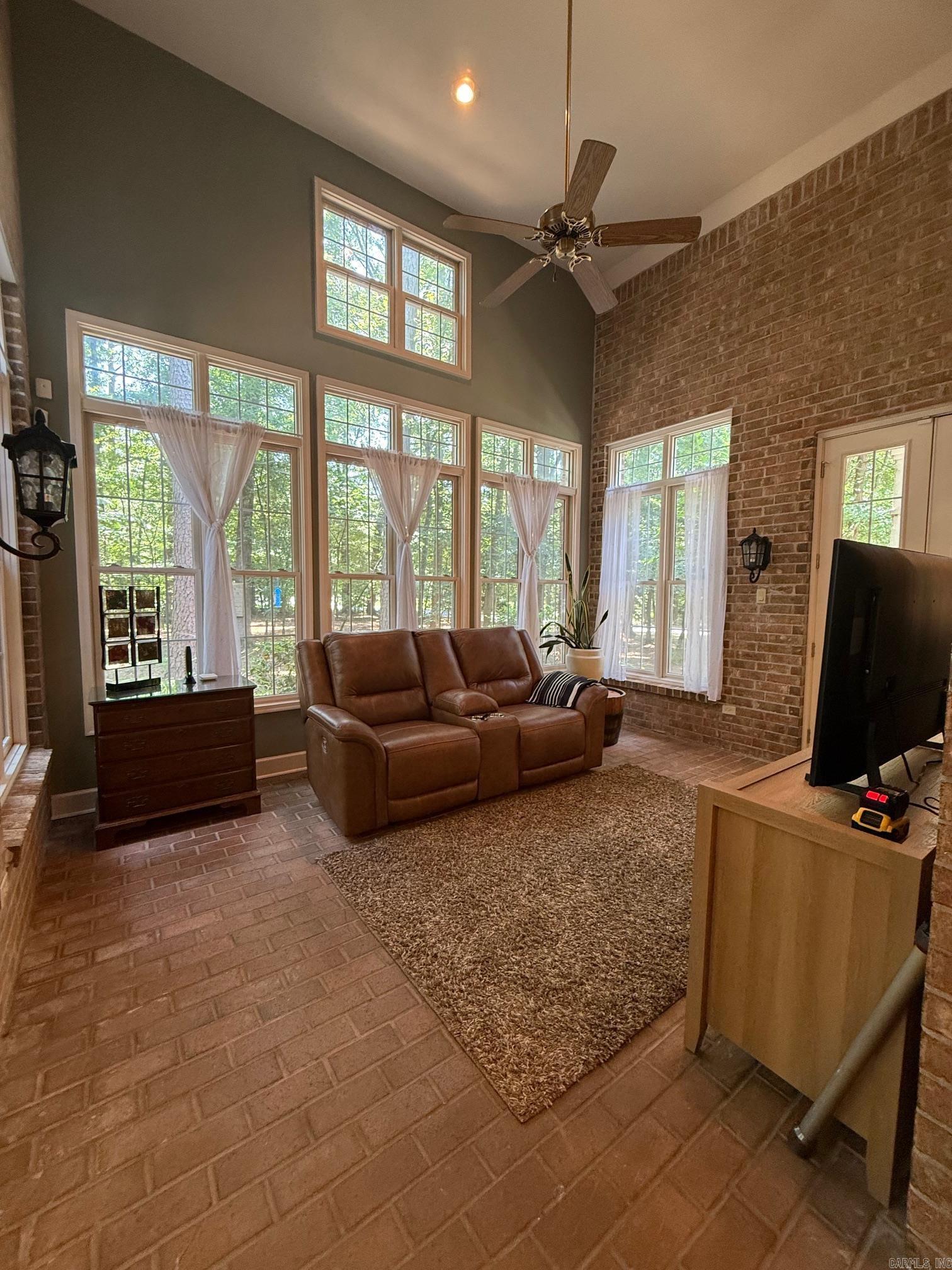 40 Windsong Drive