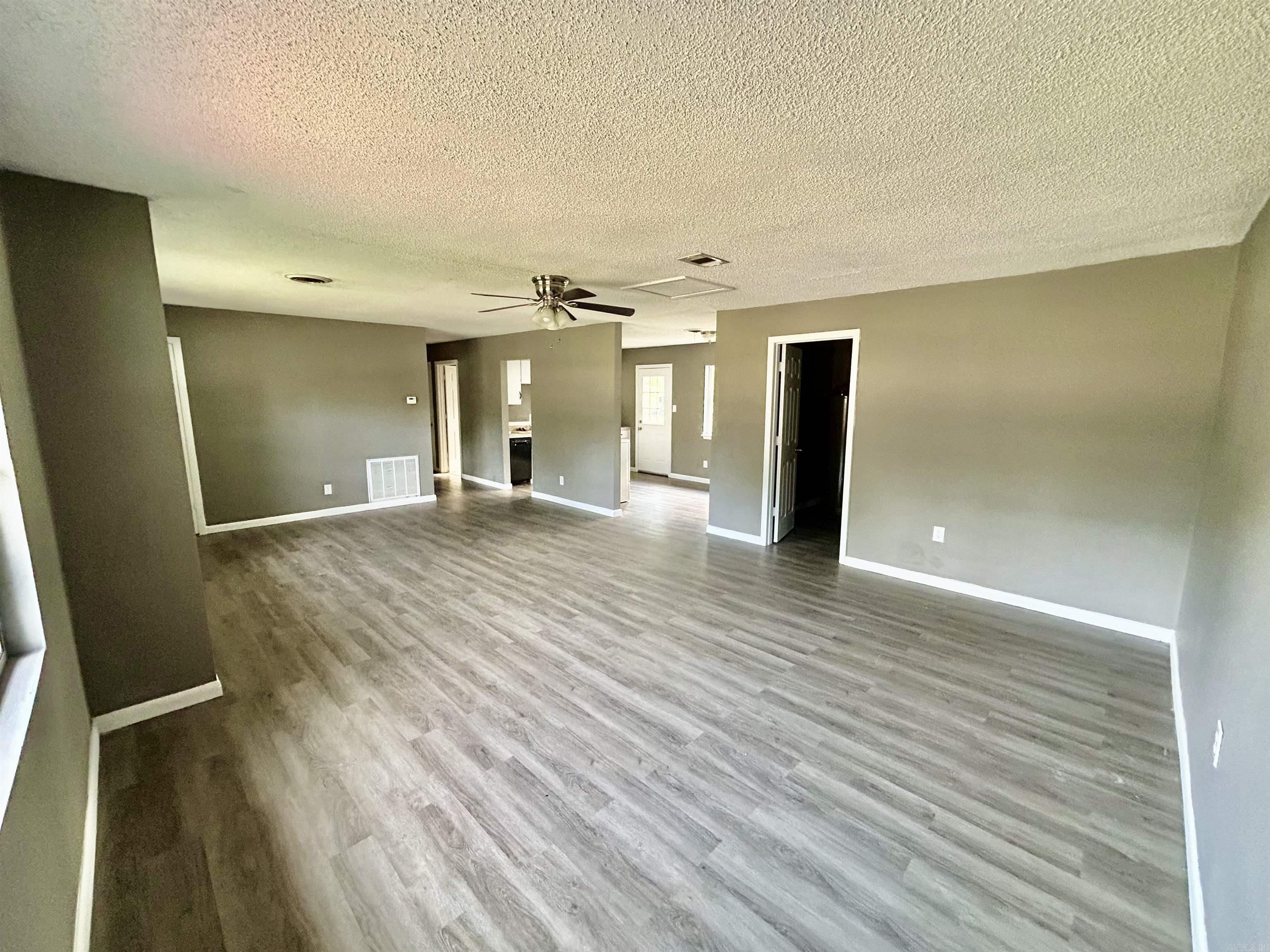 802 S Houston Avenue