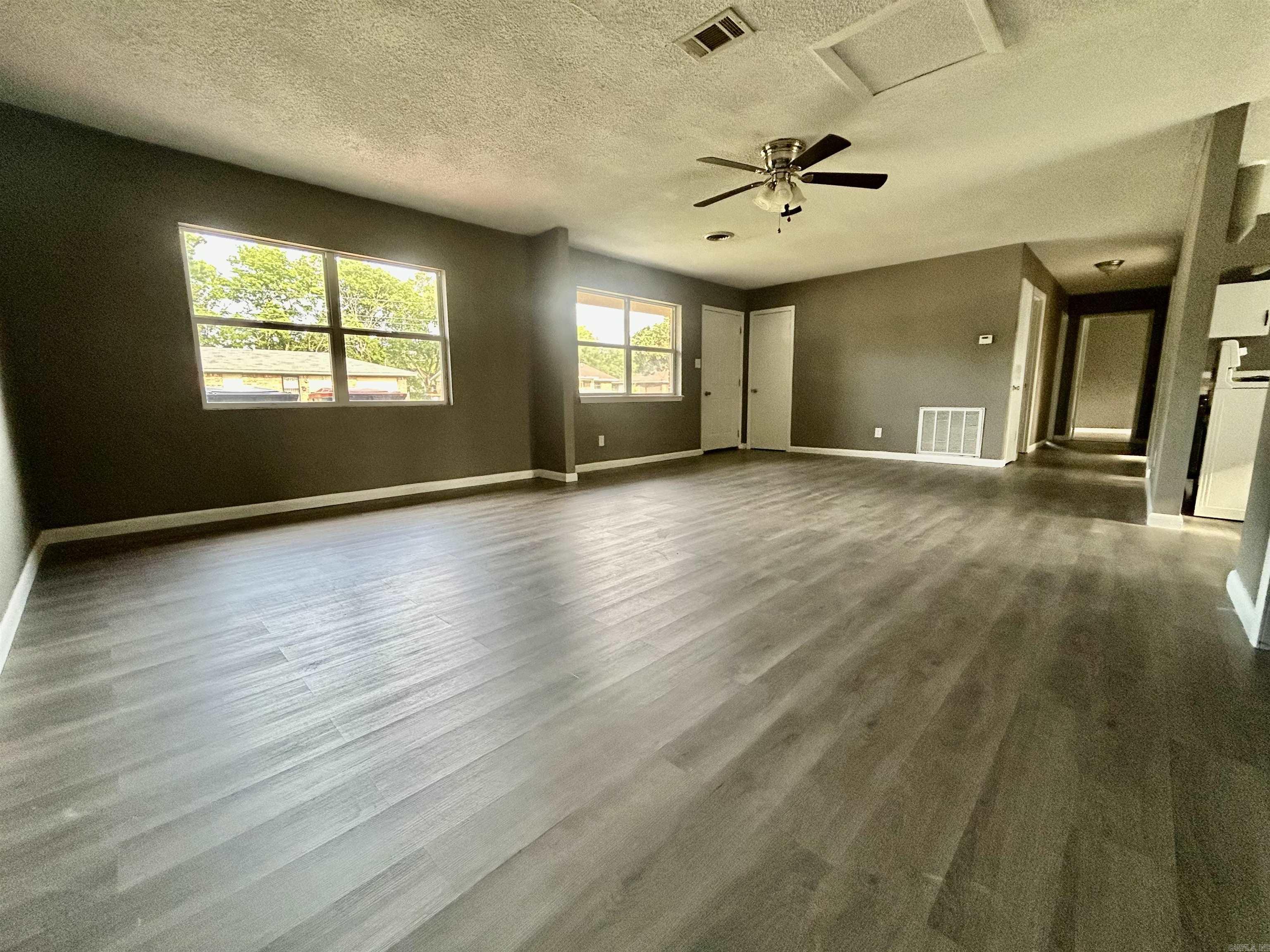 802 S Houston Avenue