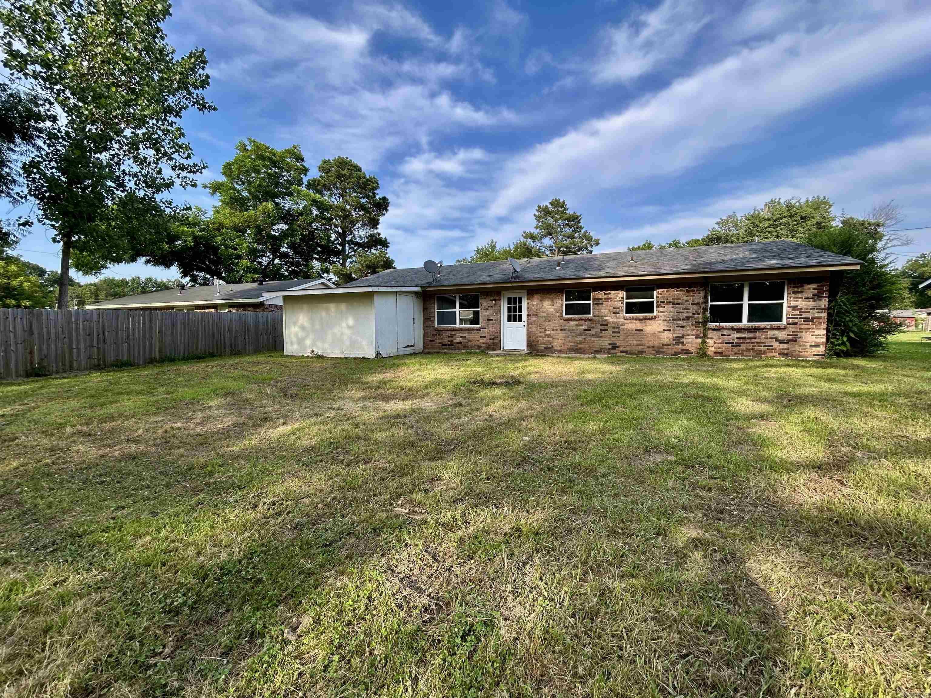 802 S Houston Avenue