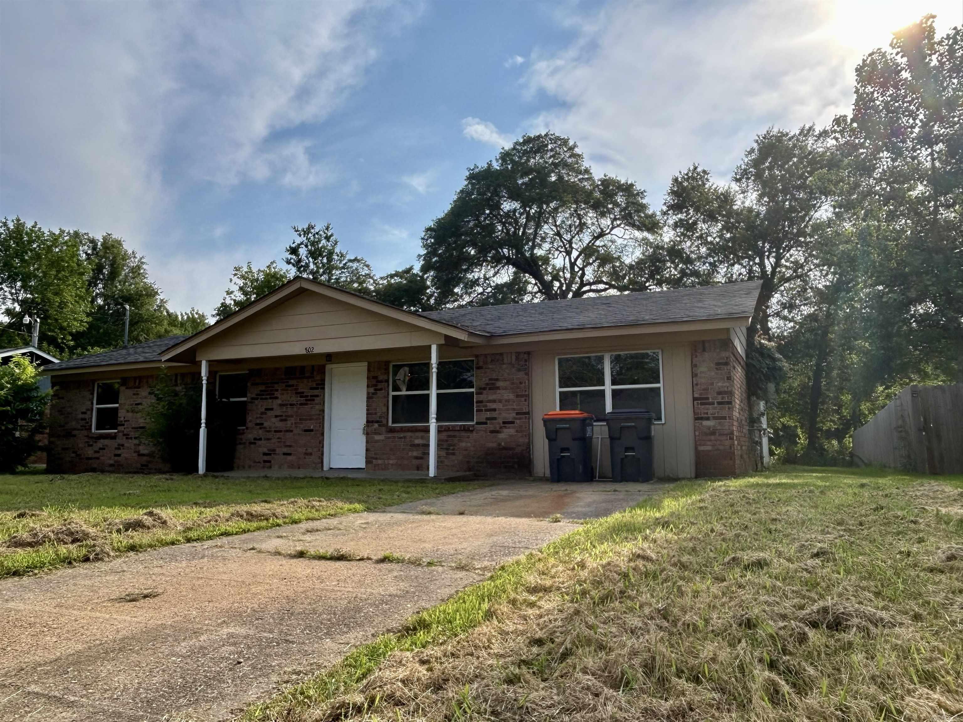 802 S Houston Avenue