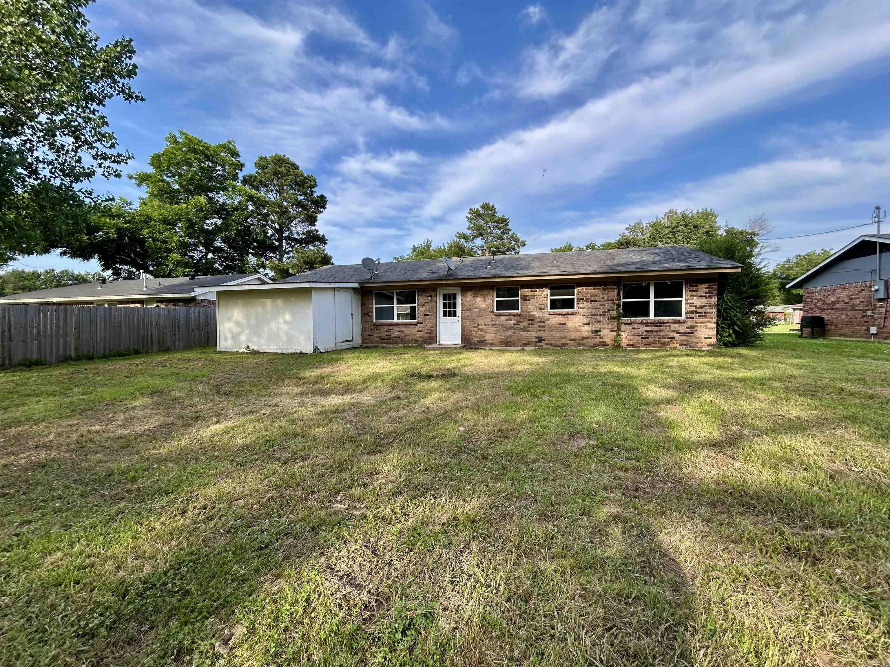 802 S Houston Avenue