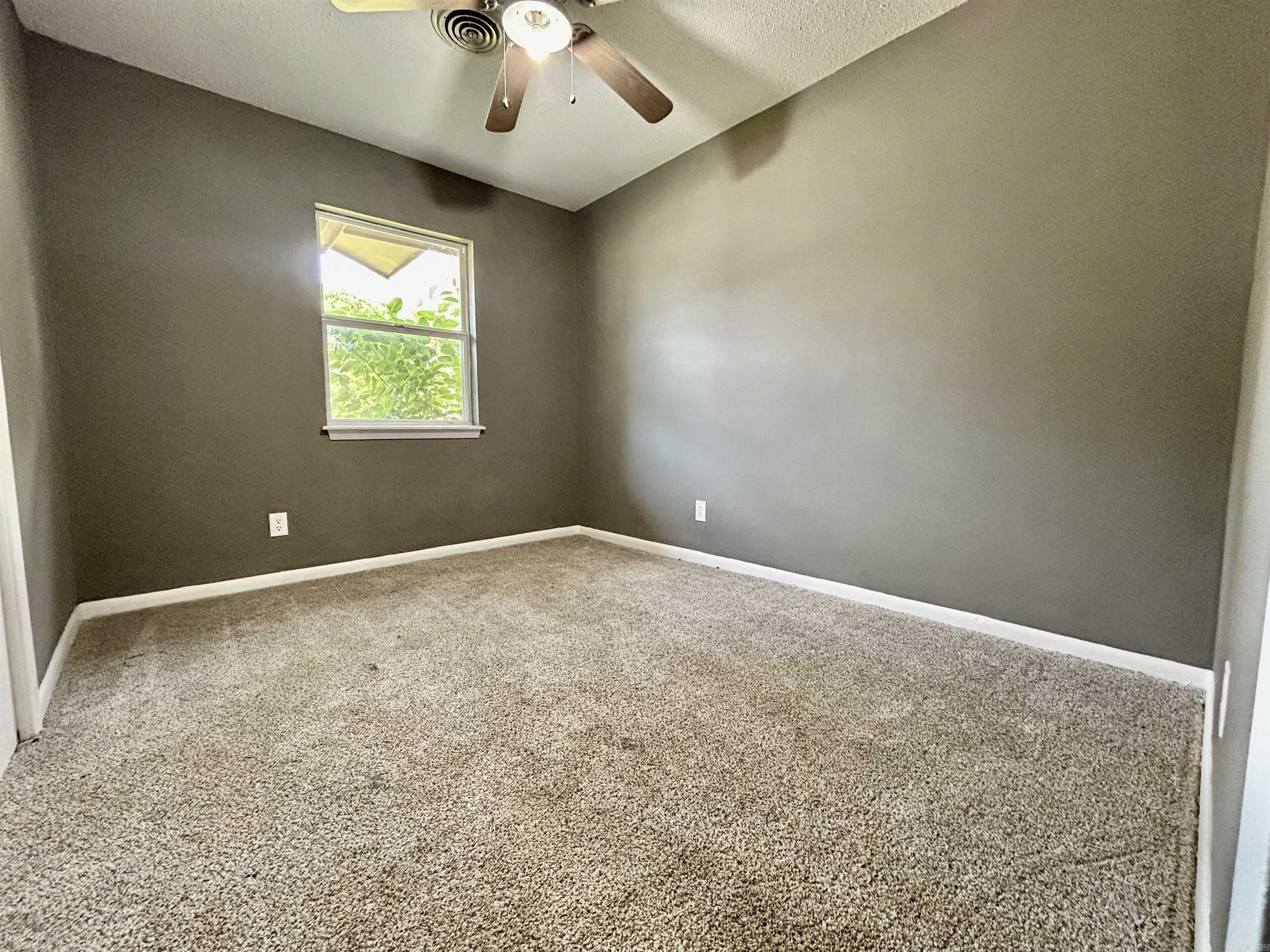 802 S Houston Avenue