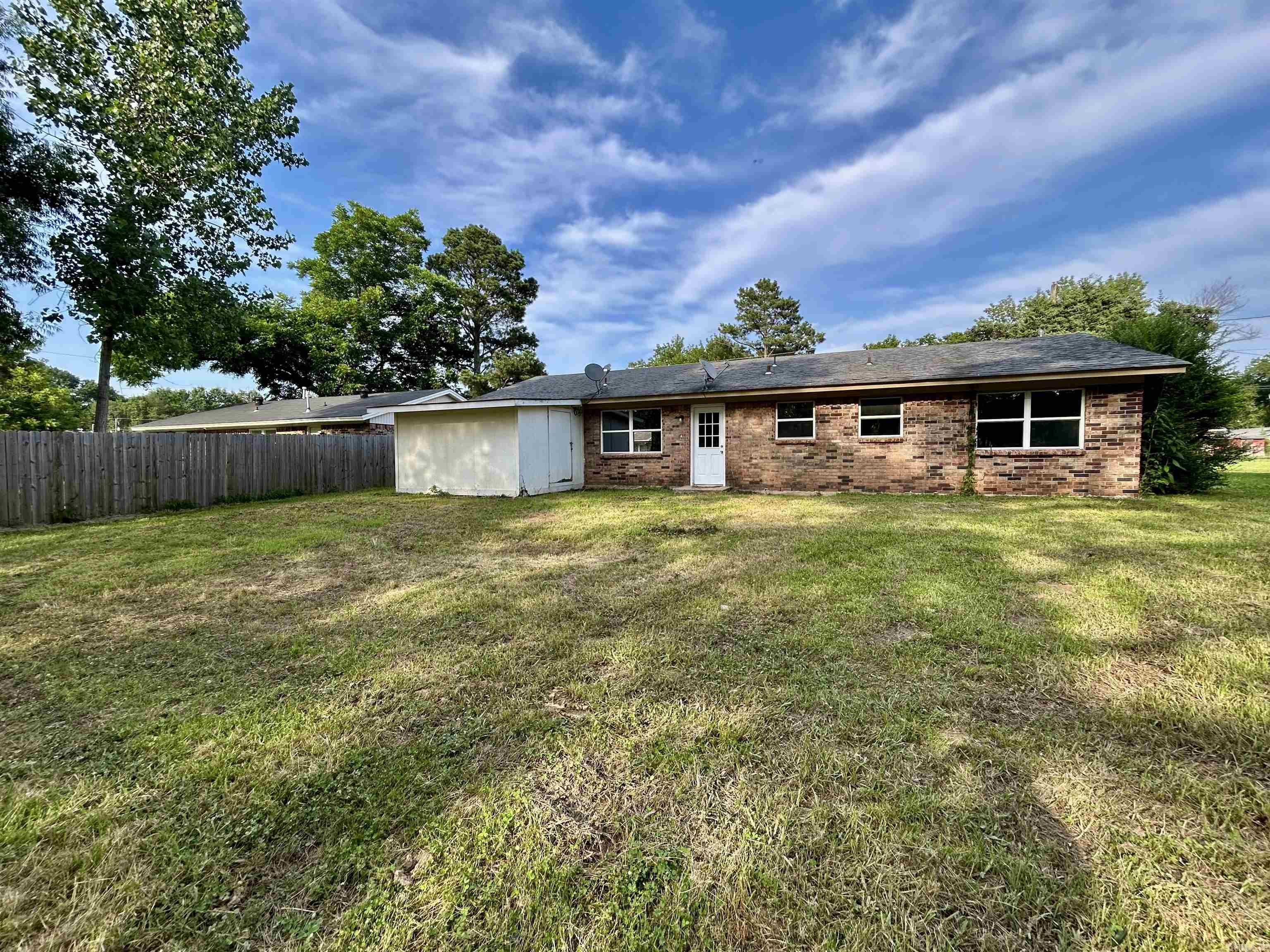 802 S Houston Avenue