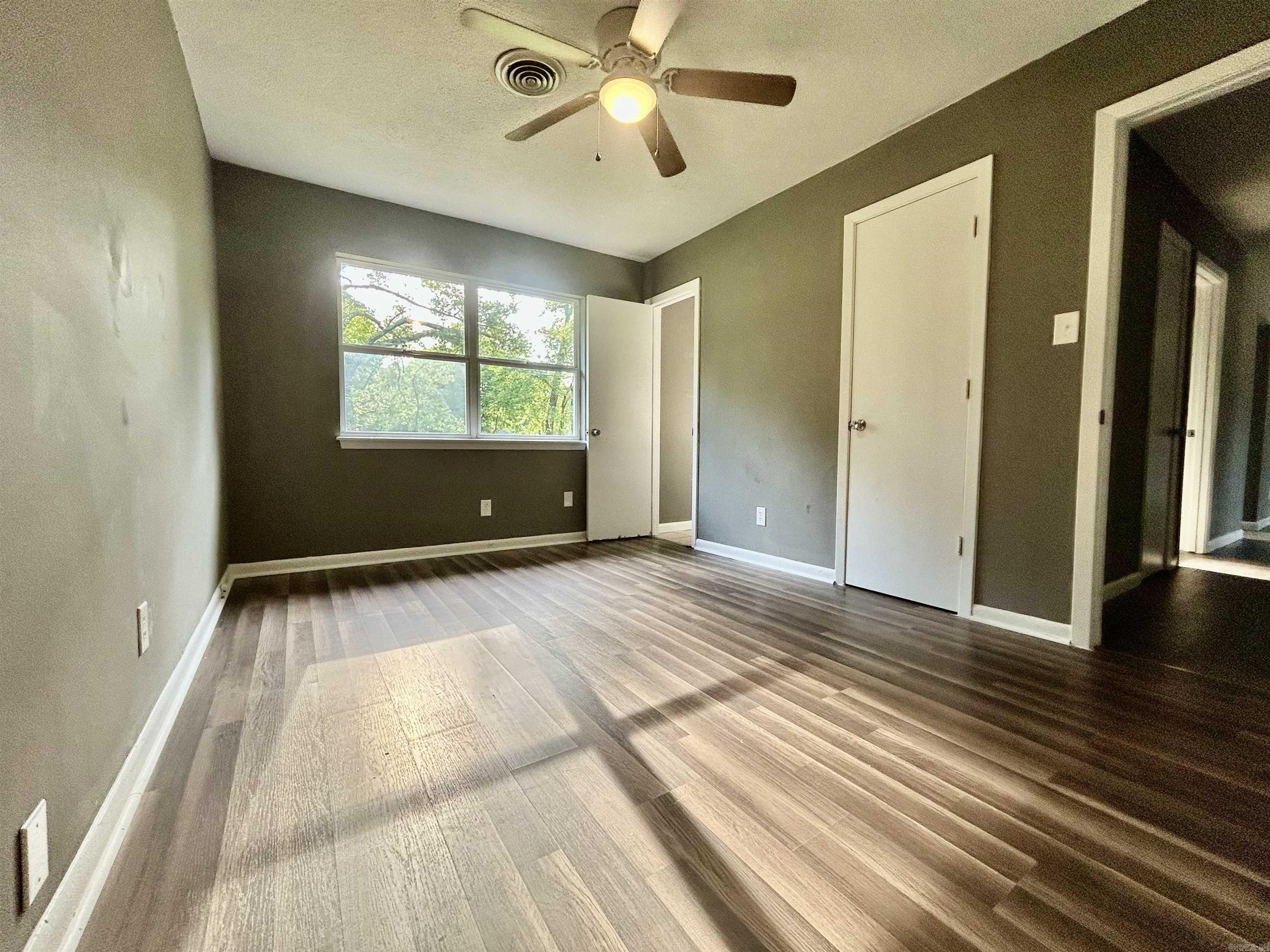 802 S Houston Avenue