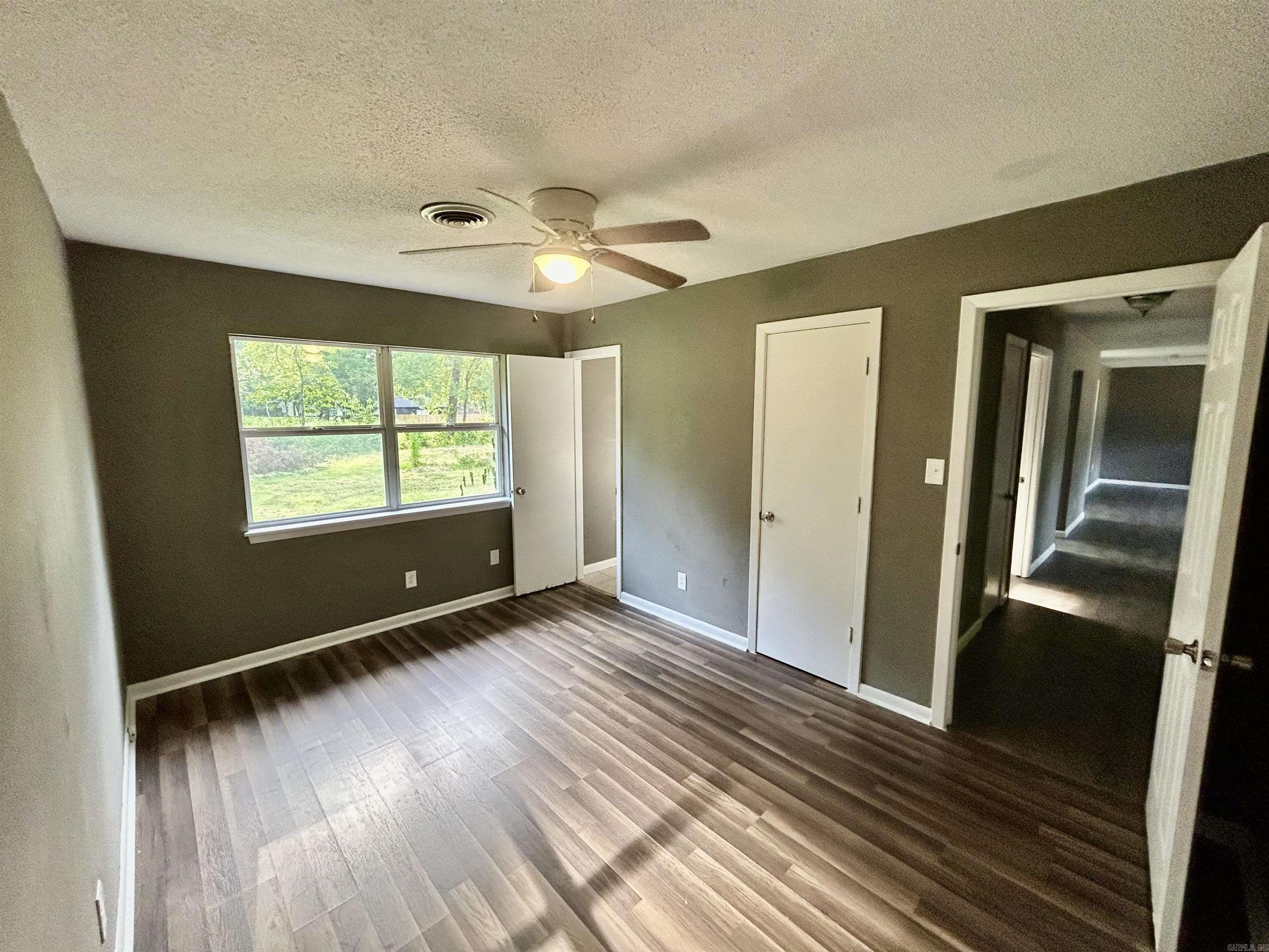 802 S Houston Avenue