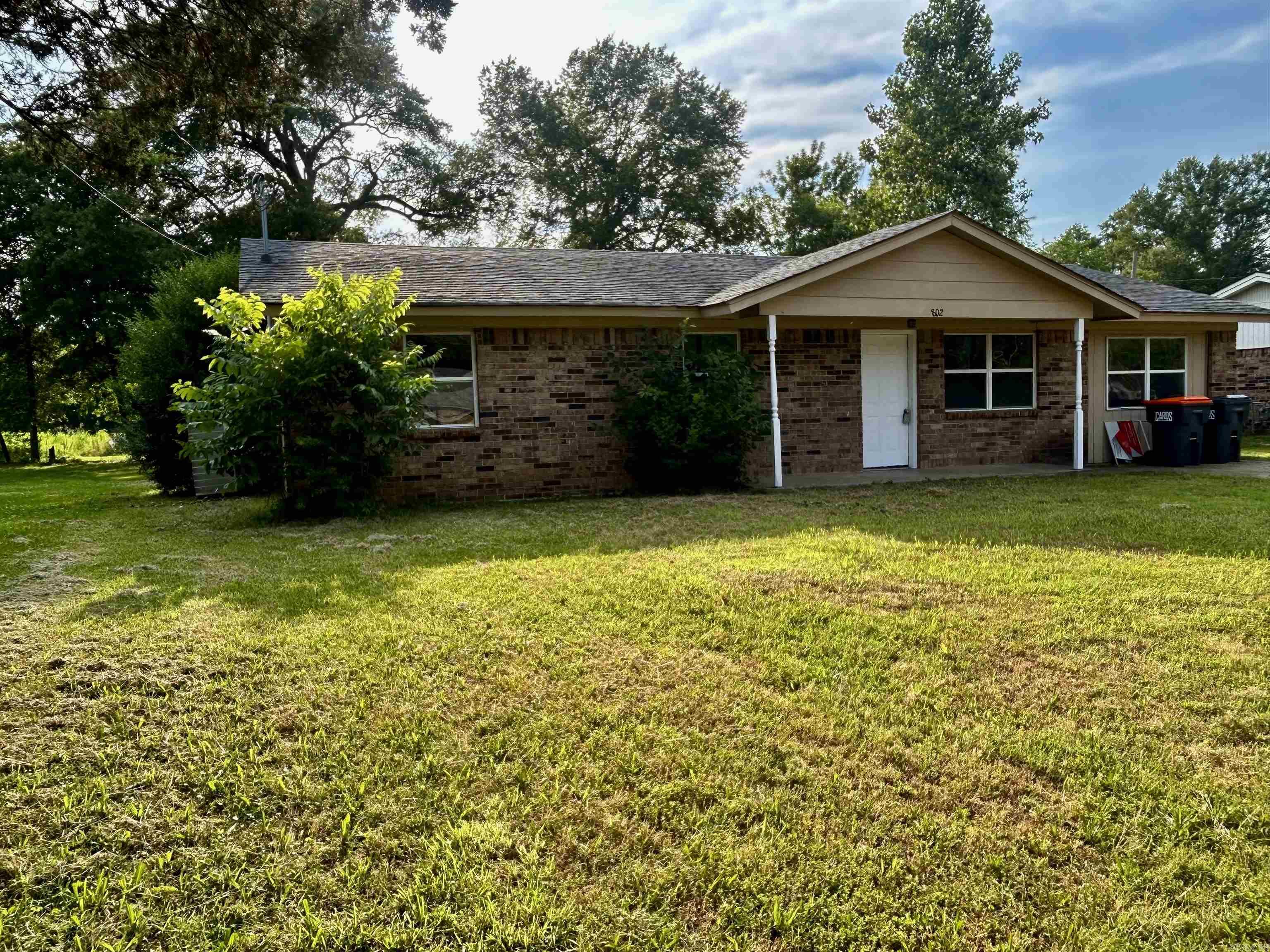 802 S Houston Avenue