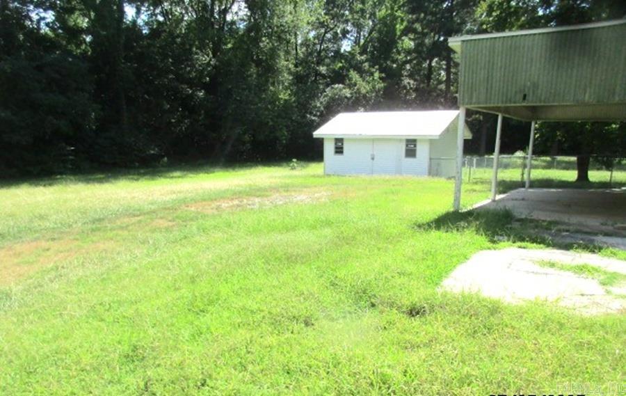 223 W Clearwater Drive